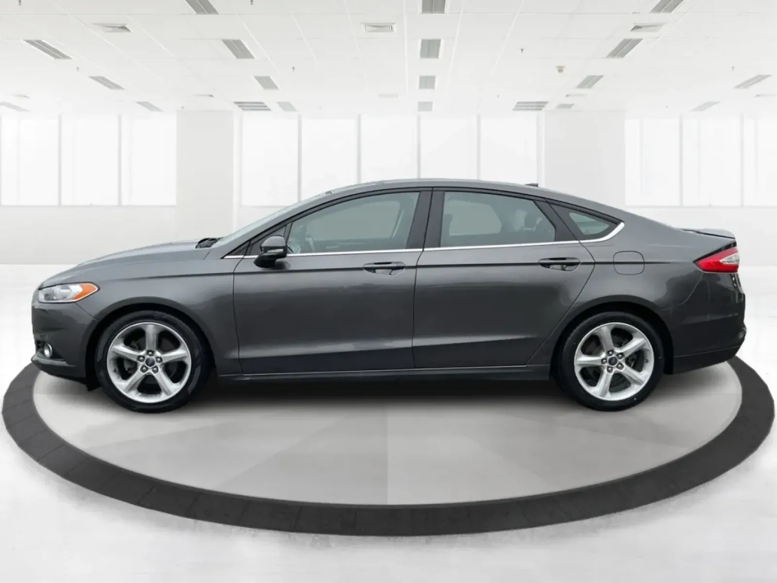 2016 Ford Fusion SE (3FA6P0HD1GR) with an Other engine, located at 1184 Kauffman Ave, Fairborn, OH, 45324, (937) 908-9800, 39.807072, -84.030914 - **Experience Style and Comfort with the 2016 Ford Fusion SE at Advantage Car and Credit in Fairborn, OH!**<br /> <br /> Are you looking for a versatile sedan that fits seamlessly into your busy lifestyle? Whether you're a commuter tackling daily traffic, a growing family seeking comfort on the road, - Photo#5