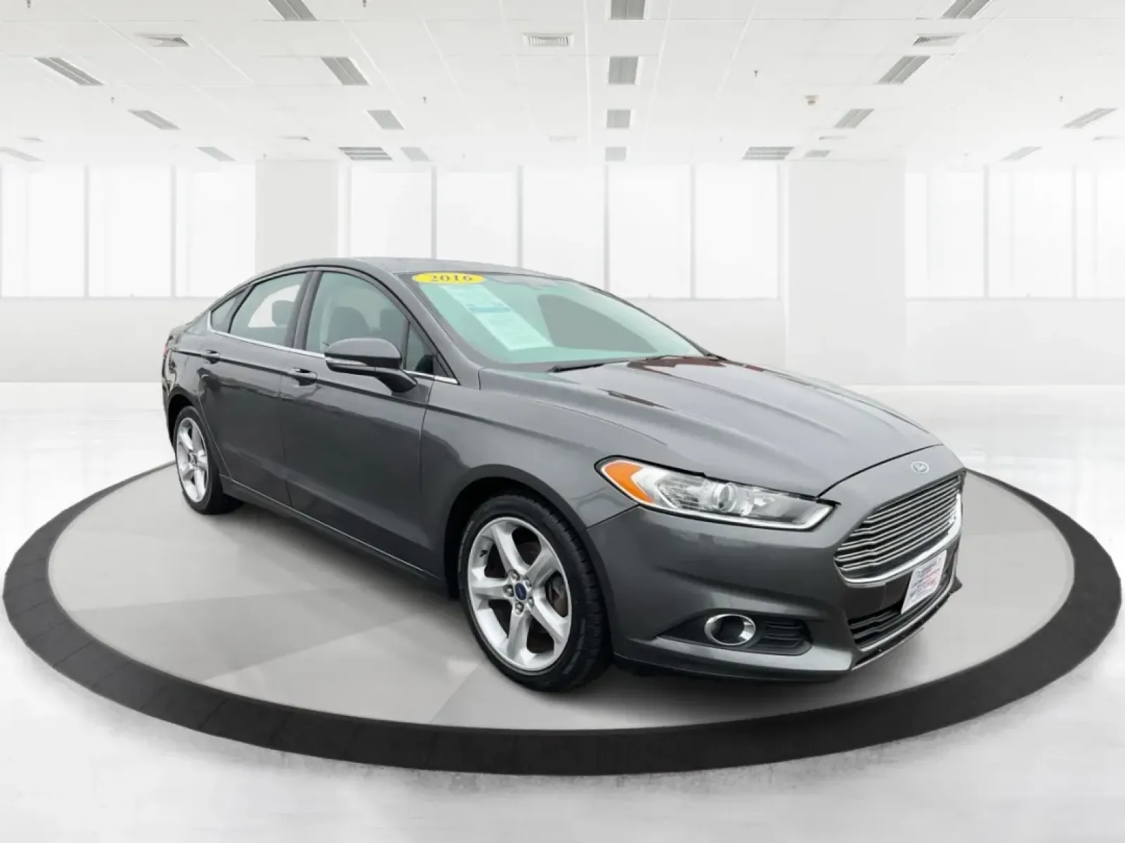 2016 Ford Fusion SE (3FA6P0HD1GR) with an Other engine, located at 1184 Kauffman Ave, Fairborn, OH, 45324, (937) 908-9800, 39.807072, -84.030914 - **Experience Style and Comfort with the 2016 Ford Fusion SE at Advantage Car and Credit in Fairborn, OH!**<br /> <br /> Are you looking for a versatile sedan that fits seamlessly into your busy lifestyle? Whether you're a commuter tackling daily traffic, a growing family seeking comfort on the road, - Photo#0