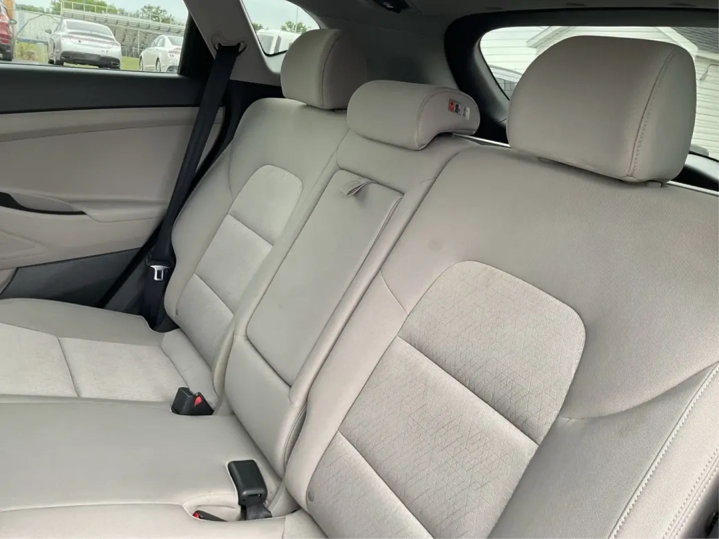 2016 Hyundai Tucson SE (KM8J3CA43GU) with an Nu 2L I-4 gasoline direct injection engine, located at 880 E. National Road, Vandalia, OH, 45377, (937) 908-9800, 39.891918, -84.183594 - **Elevate Your Daily Drive with the 2016 Hyundai Tucson SE Perfect for Your Active Lifestyle!**<br /> <br /> Are you in search of a reliable vehicle that fits your busy lifestyle? The 2016 Hyundai Tucson SE, available now at Advantage Car and Credit in Piqua, OH, is the ultimate SUV for those on th - Photo#10