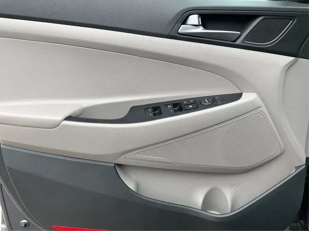 2016 Hyundai Tucson SE (KM8J3CA43GU) with an Nu 2L I-4 gasoline direct injection engine, 6A transmission, located at 1230 East Main St, Xenia, OH, 45385, (937) 908-9800, 39.688026, -83.910172 - **Elevate Your Daily Drive with the 2016 Hyundai Tucson SE Perfect for Your Active Lifestyle!**<br /> <br /> Are you in search of a reliable vehicle that fits your busy lifestyle? The 2016 Hyundai Tucson SE, available now at Advantage Car and Credit in Piqua, OH, is the ultimate SUV for those on th - Photo#18