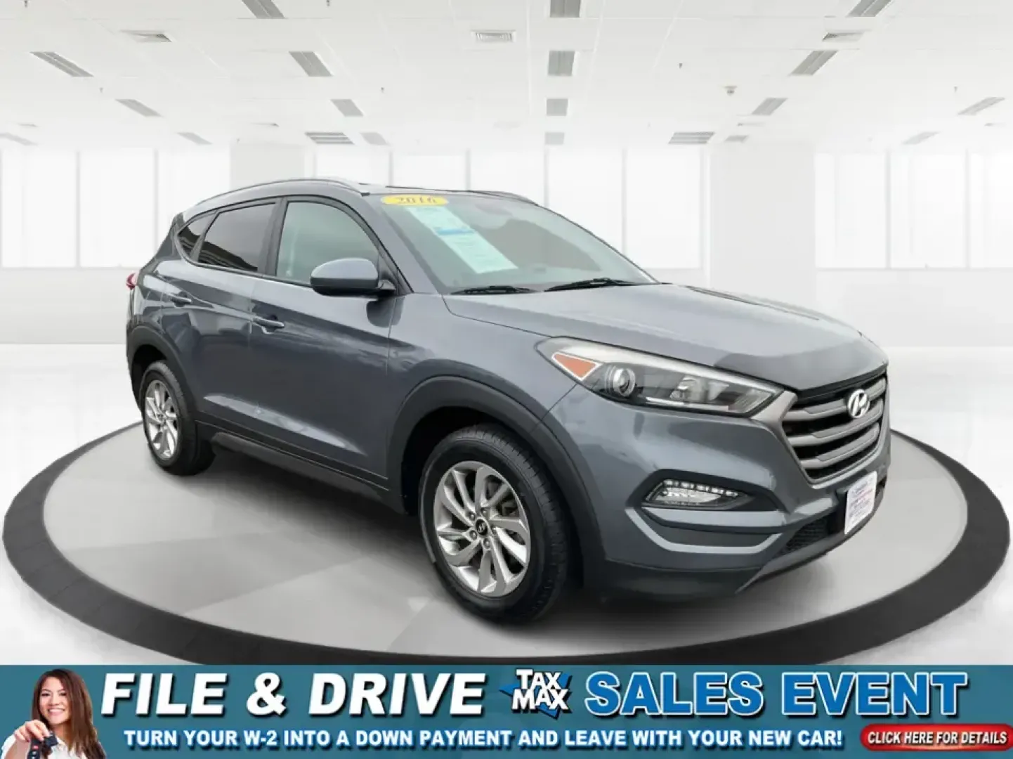 2016 Hyundai Tucson SE (KM8J3CA43GU) with an Nu 2L I-4 gasoline direct injection engine, 6A transmission, located at 1099 N County Rd 25A , Troy, OH, 45373, (937) 908-9800, 40.057079, -84.212883 - **Elevate Your Daily Drive with the 2016 Hyundai Tucson SE Perfect for Your Active Lifestyle!**<br /> <br /> Are you in search of a reliable vehicle that fits your busy lifestyle? The 2016 Hyundai Tucson SE, available now at Advantage Car and Credit in Piqua, OH, is the ultimate SUV for those on th - Photo#0