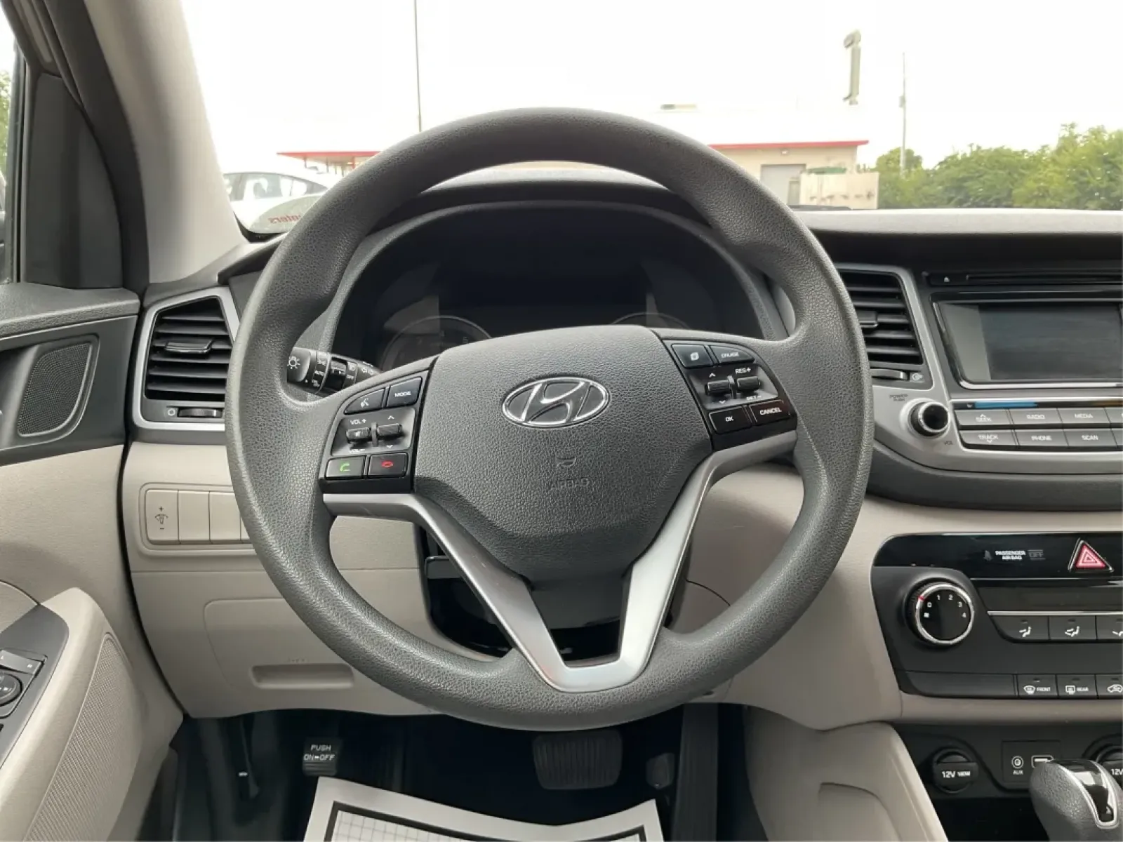 2016 Hyundai Tucson SE (KM8J3CA43GU) with an Nu 2L I-4 gasoline direct injection engine, located at 8750 N County Rd 25A, Piqua, OH, 45356, (937) 908-9800, 40.164391, -84.232513 - **Elevate Your Daily Drive with the 2016 Hyundai Tucson SE Perfect for Your Active Lifestyle!**<br /> <br /> Are you in search of a reliable vehicle that fits your busy lifestyle? The 2016 Hyundai Tucson SE, available now at Advantage Car and Credit in Piqua, OH, is the ultimate SUV for those on th - Photo#15