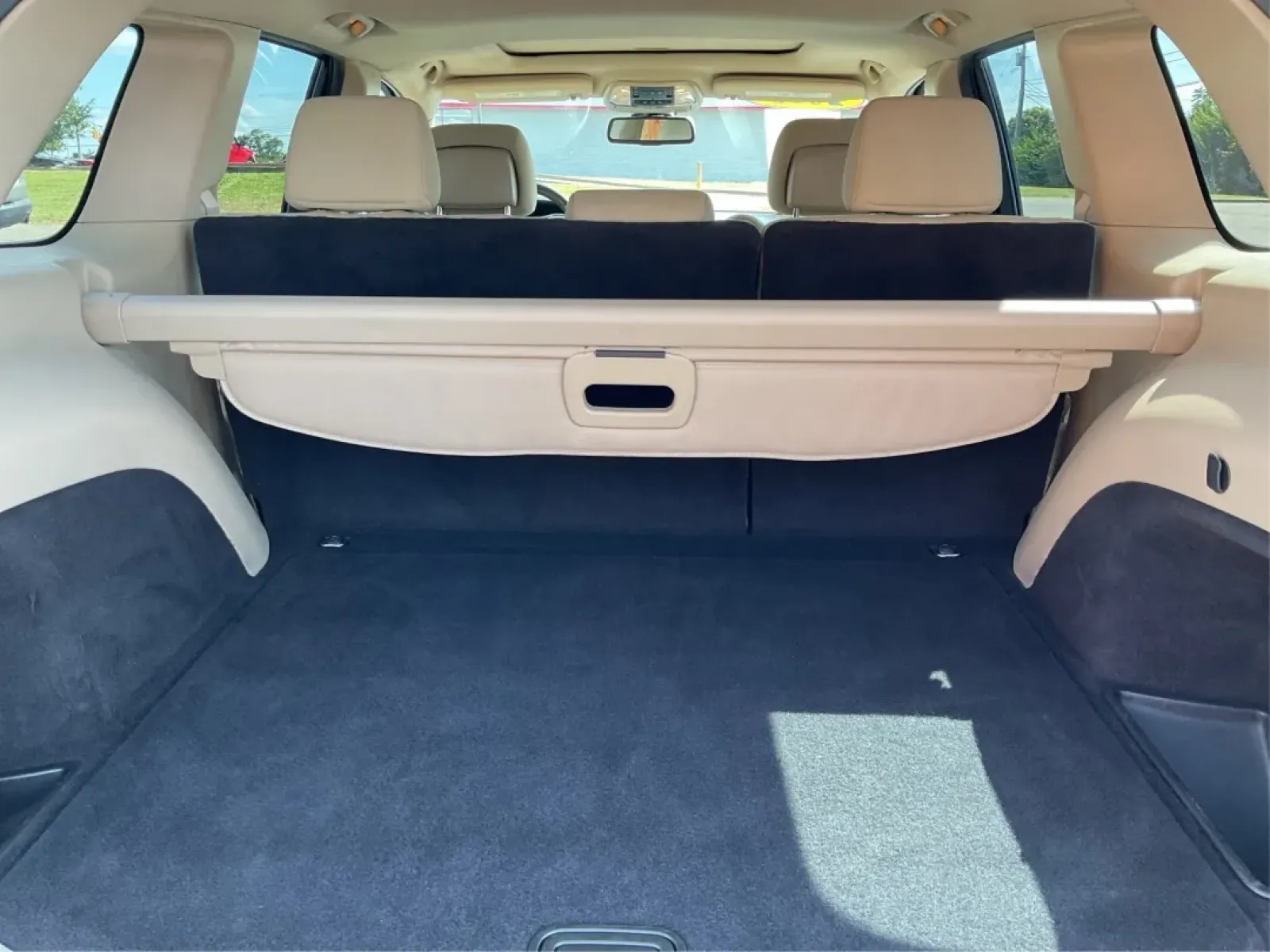 2015 Jeep Grand Cherokee Laredo (1C4RJFAG3FC) with an 3.6L V-6 DOHC engine, located at 4508 South Dixie Dr, Moraine, OH, 45439, (937) 908-9800, 39.689976, -84.218452 - **Adventure Awaits with This 2015 Jeep Grand Cherokee Laredo! Perfect for Families and Explorers Alike!**<br /> <br /> Are you ready to elevate your lifestyle with a vehicle that blends rugged capability with everyday comfort? Look no further than this stunning 2015 Jeep Grand Cherokee Laredo, perfe - Photo#12