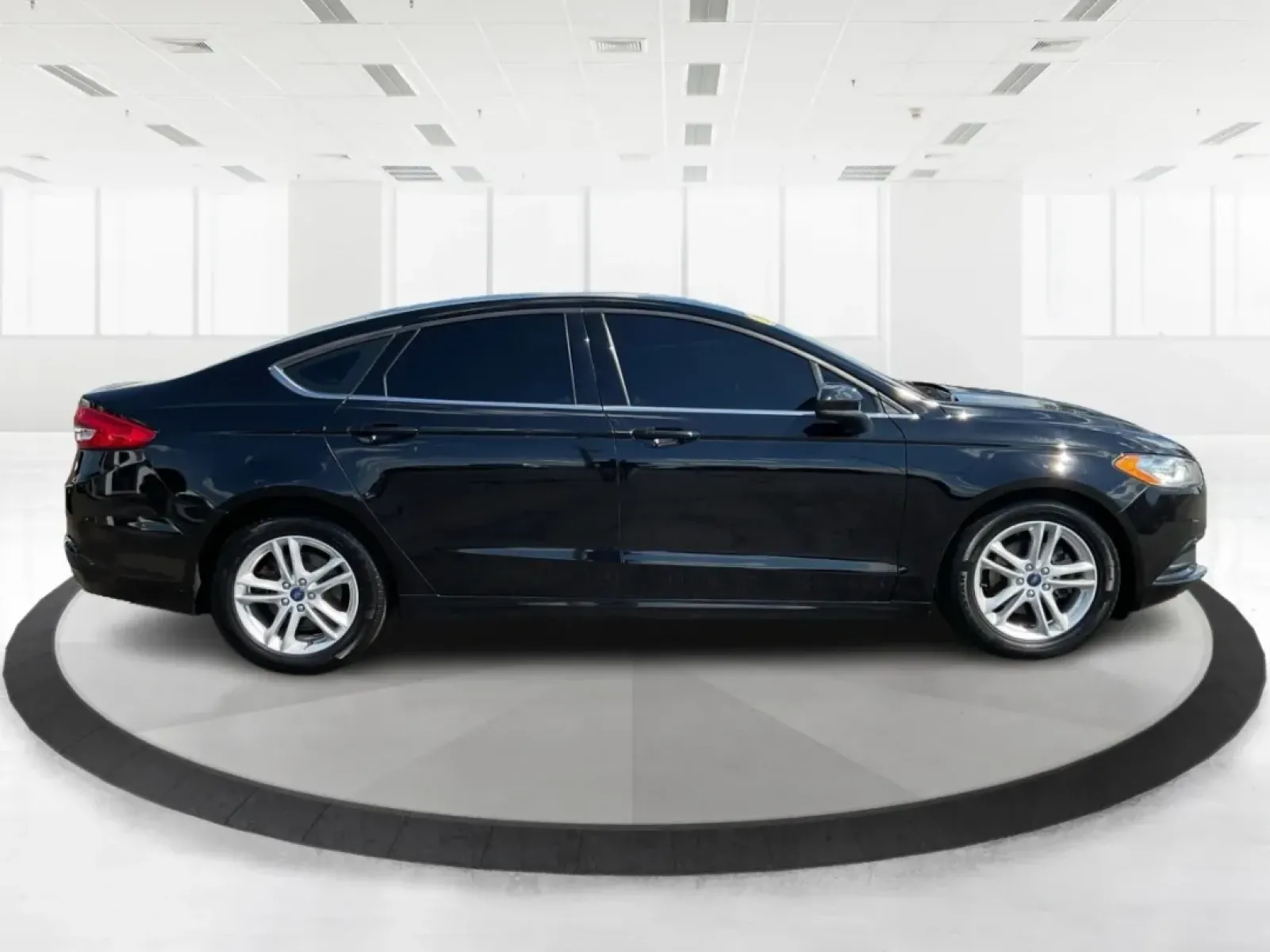 2018 Ford Fusion SE (3FA6P0H78JR) with an 2.5L L4 DOHC 16V engine, 6-Speed Automatic transmission, located at 401 Woodman Dr, Riverside, OH, 45431, (937) 908-9800, 39.760899, -84.123421 - ### Discover Your Next Adventure with the 2018 Ford Fusion SE at Advantage Car and Credit - Riverside!<br /> <br /> Are you in the market for a reliable sedan that perfectly balances style, comfort, and practicality? Look no further than the 2018 Ford Fusion SE, available now at Advantage Car and Cr - Photo#1