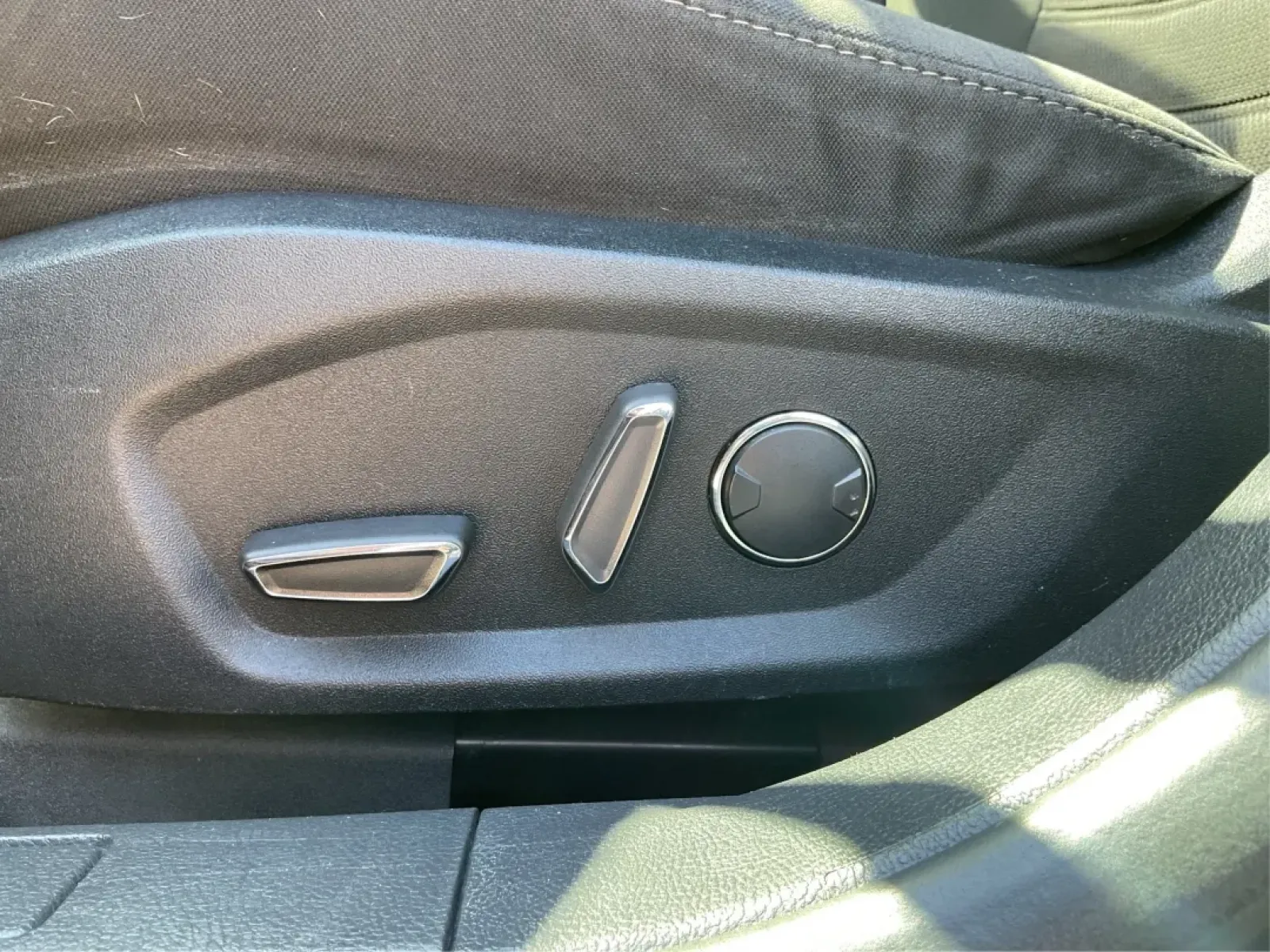 2018 Ford Fusion SE (3FA6P0H78JR) with an 2.5L L4 DOHC 16V engine, 6-Speed Automatic transmission, located at 401 Woodman Dr, Riverside, OH, 45431, (937) 908-9800, 39.760899, -84.123421 - ### Discover Your Next Adventure with the 2018 Ford Fusion SE at Advantage Car and Credit - Riverside!<br /> <br /> Are you in the market for a reliable sedan that perfectly balances style, comfort, and practicality? Look no further than the 2018 Ford Fusion SE, available now at Advantage Car and Cr - Photo#18