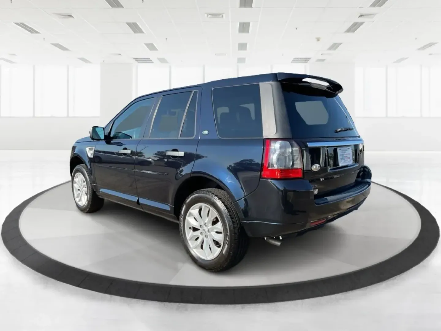 2012 Land Rover LR2 HSE (SALFR2BN8CH) with an Other engine, located at 1951 S Dayton Lakeview Rd., New Carlisle, OH, 45344, (937) 908-9800, 39.890999, -84.050255 - **Adventure Awaits with the 2012 Land Rover LR2 HSE at Advantage Car and Credit - Piqua!**<br /> <br /> Are you ready to elevate your driving experience? Whether you're navigating the bustling streets of downtown Piqua or heading out for a weekend adventure in the stunning Ohio countryside, the 2012 - Photo#4