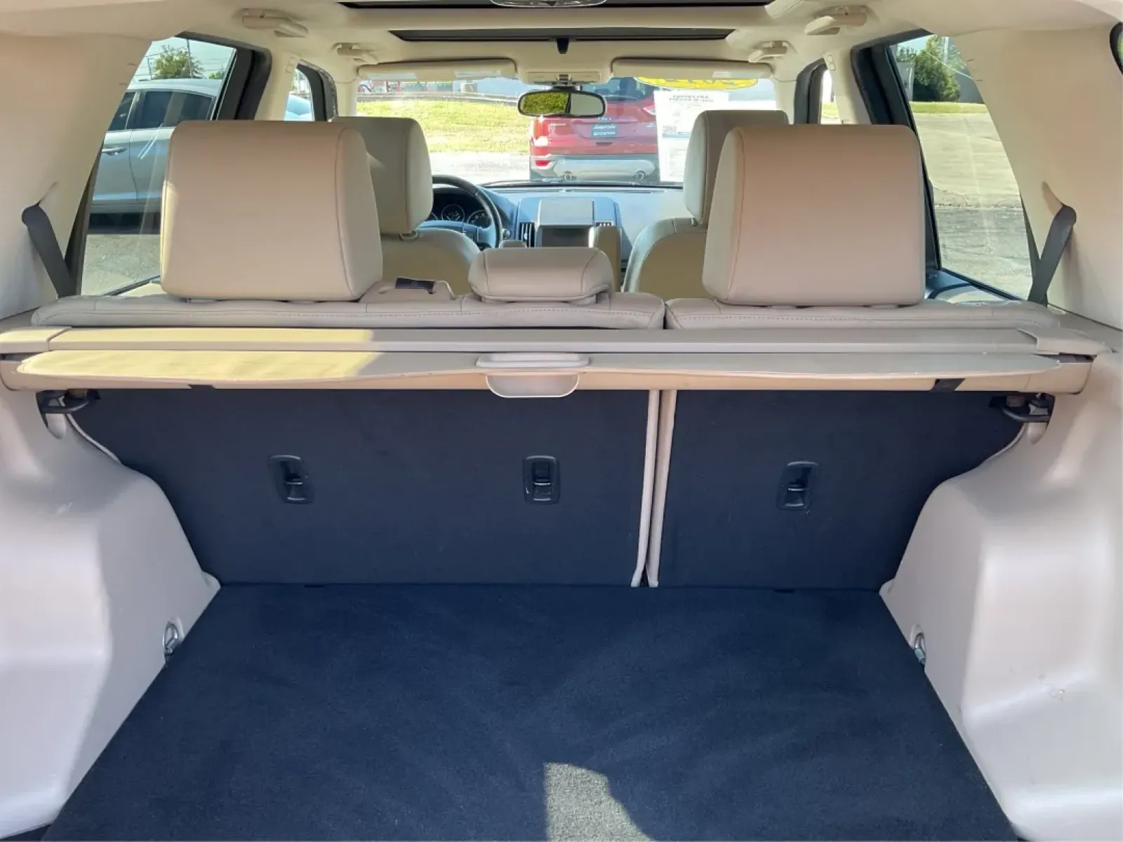 2012 Land Rover LR2 HSE (SALFR2BN8CH) with an Other engine, located at 8750 N County Rd 25A, Piqua, OH, 45356, (937) 908-9800, 40.164391, -84.232513 - **Adventure Awaits with the 2012 Land Rover LR2 HSE at Advantage Car and Credit - Piqua!**<br /> <br /> Are you ready to elevate your driving experience? Whether you're navigating the bustling streets of downtown Piqua or heading out for a weekend adventure in the stunning Ohio countryside, the 2012 - Photo#12