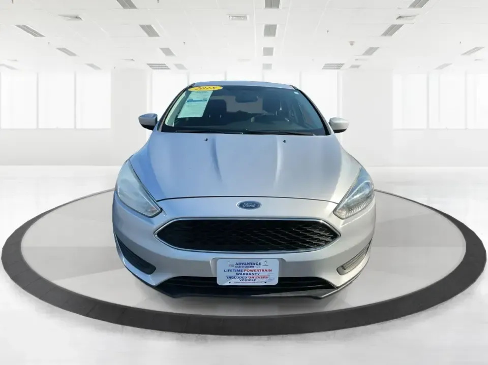 2018 Ford Focus SE (1FADP3K23JL) with an 2L I-4 gasoline direct injection engine, Automatic transmission, located at 880 E. National Road, Vandalia, OH, 45377, (937) 908-9800, 39.891918, -84.183594 - ### Discover Adventure and Comfort with the 2018 Ford Focus SE at Advantage Car and Credit!<br /> <br /> Are you in search of a reliable, stylish vehicle that perfectly complements your active lifestyle? Look no further! The 2018 Ford Focus SE Hatchback is designed for those who appreciate both func - Photo#7