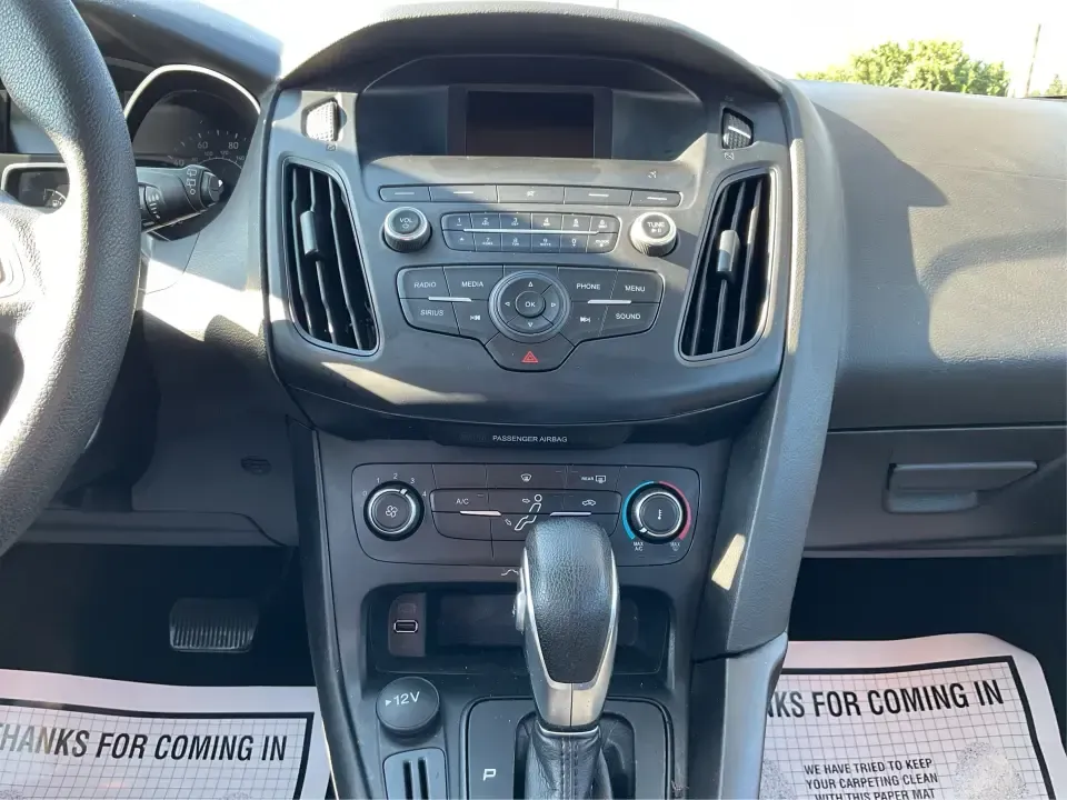 2018 Ford Focus SE (1FADP3K23JL) with an 2L I-4 gasoline direct injection engine, Automatic transmission, located at 880 E. National Road, Vandalia, OH, 45377, (937) 908-9800, 39.891918, -84.183594 - ### Discover Adventure and Comfort with the 2018 Ford Focus SE at Advantage Car and Credit!<br /> <br /> Are you in search of a reliable, stylish vehicle that perfectly complements your active lifestyle? Look no further! The 2018 Ford Focus SE Hatchback is designed for those who appreciate both func - Photo#13