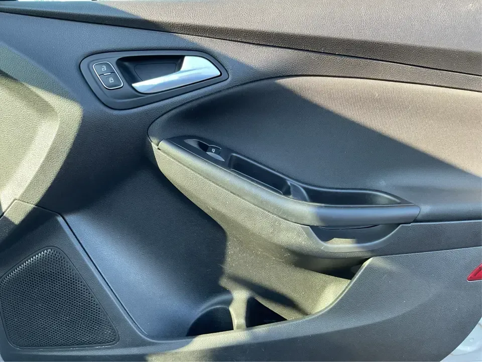 2018 Ford Focus SE (1FADP3K23JL) with an 2L I-4 gasoline direct injection engine, Automatic transmission, located at 880 E. National Road, Vandalia, OH, 45377, (937) 908-9800, 39.891918, -84.183594 - ### Discover Adventure and Comfort with the 2018 Ford Focus SE at Advantage Car and Credit!<br /> <br /> Are you in search of a reliable, stylish vehicle that perfectly complements your active lifestyle? Look no further! The 2018 Ford Focus SE Hatchback is designed for those who appreciate both func - Photo#19