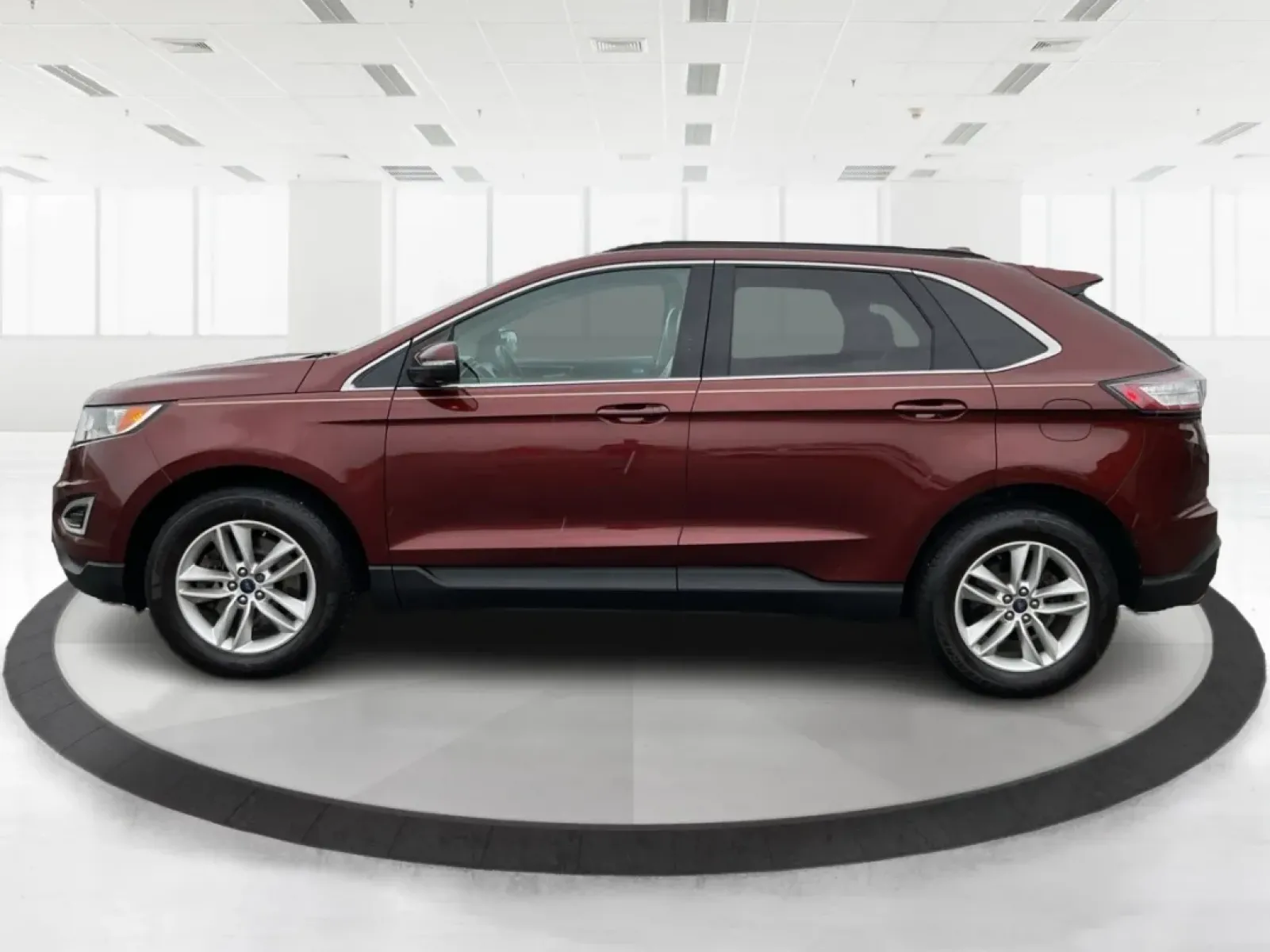 2016 Ford Edge SEL (2FMPK4J92GB) with an Other engine, located at 1184 Kauffman Ave, Fairborn, OH, 45324, (937) 908-9800, 39.807072, -84.030914 - Discover the perfect blend of comfort, style, and functionality with the 2016 Ford Edge SEL, available now at Advantage Car and Credit in Fairborn, OH. Whether you're a growing family in need of extra space, a commuter seeking reliability, or a weekend adventurer ready to explore, this SUV is design - Photo#5