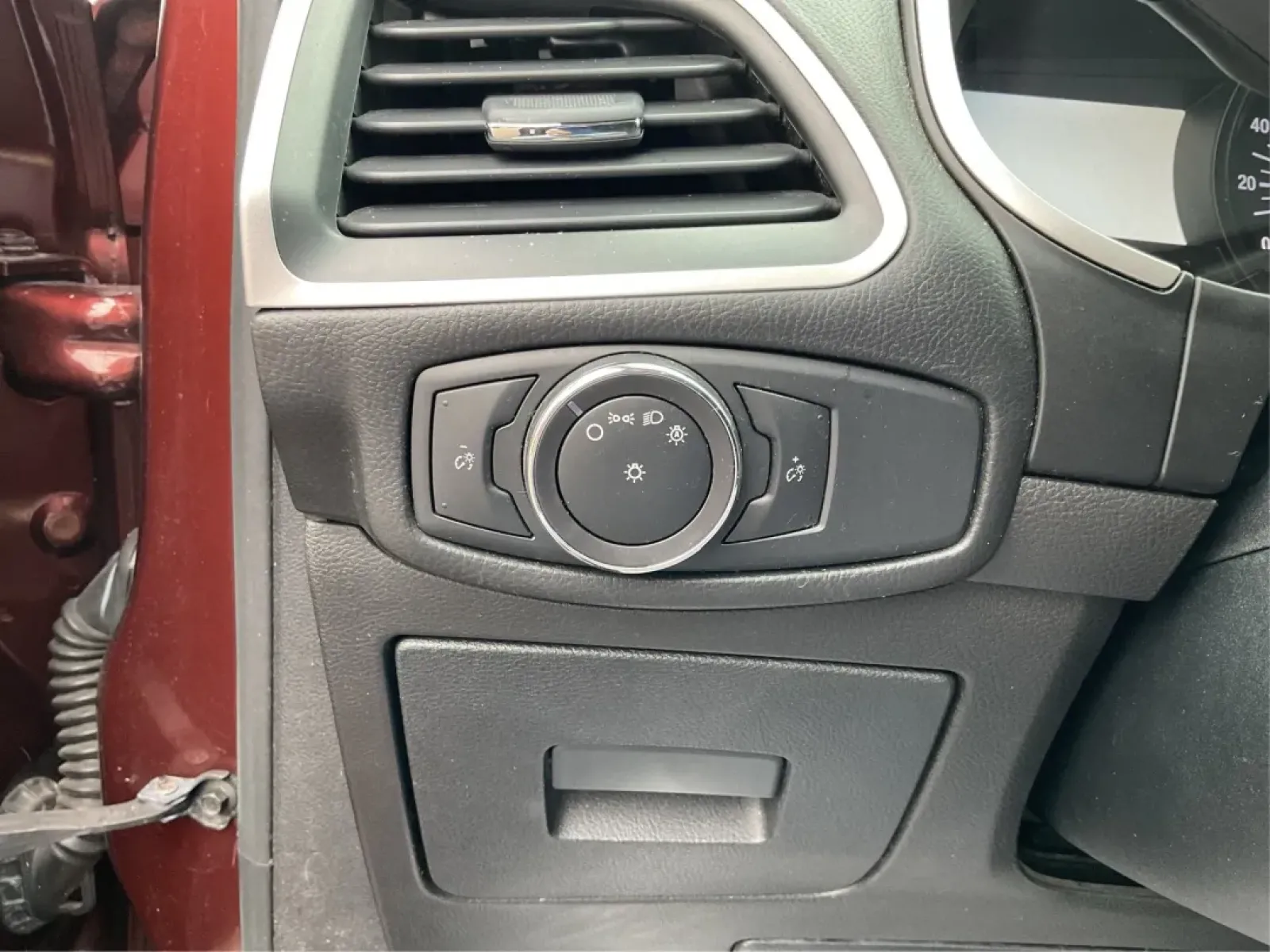 2016 Ford Edge SEL (2FMPK4J92GB) with an Other engine, located at 1184 Kauffman Ave, Fairborn, OH, 45324, (937) 908-9800, 39.807072, -84.030914 - Discover the perfect blend of comfort, style, and functionality with the 2016 Ford Edge SEL, available now at Advantage Car and Credit in Fairborn, OH. Whether you're a growing family in need of extra space, a commuter seeking reliability, or a weekend adventurer ready to explore, this SUV is design - Photo#17