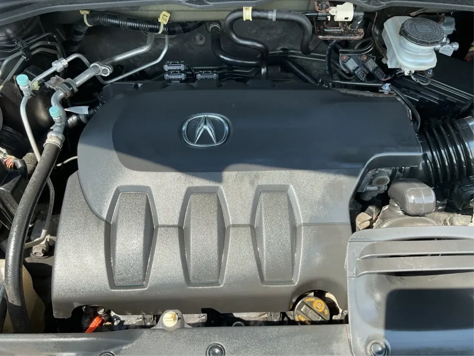 2014 Acura RDX Base (5J8TB4H33EL) with an Other engine, located at 1230 East Main St, Xenia, OH, 45385, (937) 908-9800, 39.688026, -83.910172 - **Elevate Your Journey with the 2014 Acura RDX: Perfect for Every Adventure in Fairborn, OH**<br /> <br /> Are you on the hunt for a versatile vehicle that can seamlessly blend into your active lifestyle? Whether you're commuting to work, running errands around Fairborn, or planning a weekend getawa - Photo#11