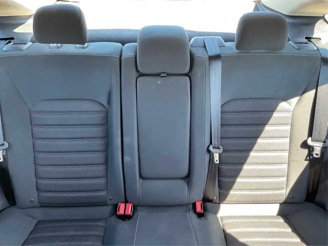 2018 Ford Fusion SE (3FA6P0HD3JR) with an 1.5L L4 DOHC 16V engine, 6A transmission, located at 1099 N County Rd 25A , Troy, OH, 45373, (937) 908-9800, 40.057079, -84.212883 - Looking for a reliable sedan that combines style, comfort, and practicality? Look no further than the 2018 Ford Fusion SE, available now at Advantage Car and Credit in Vandalia, OH! Perfect for your daily commute, family outings, or even weekend adventures, this vehicle is designed to enhance your l - Photo#14