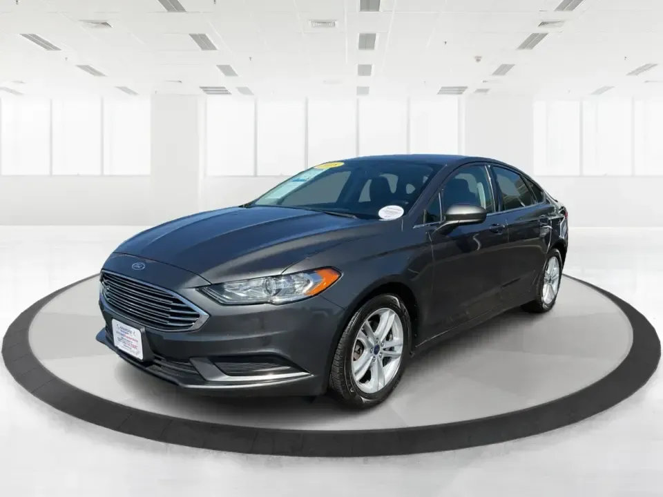 2018 Ford Fusion SE (3FA6P0HD3JR) with an 1.5L L4 DOHC 16V engine, 6A transmission, located at 1230 East Main St, Xenia, OH, 45385, (937) 908-9800, 39.688026, -83.910172 - Looking for a reliable sedan that combines style, comfort, and practicality? Look no further than the 2018 Ford Fusion SE, available now at Advantage Car and Credit in Vandalia, OH! Perfect for your daily commute, family outings, or even weekend adventures, this vehicle is designed to enhance your l - Photo#8