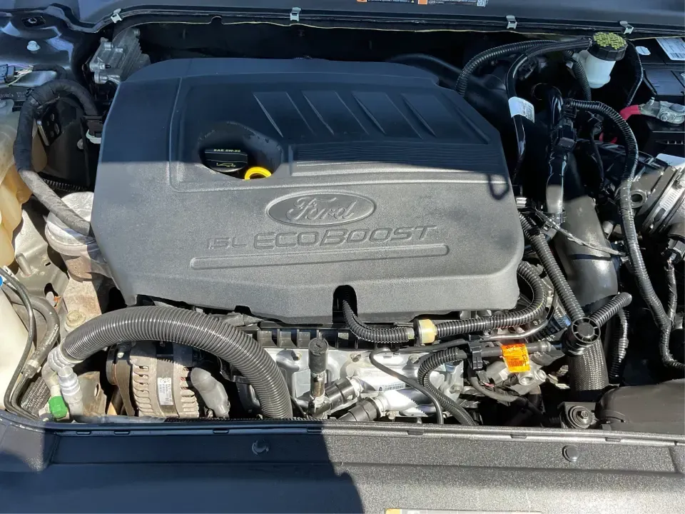 2018 Ford Fusion SE (3FA6P0HD3JR) with an 1.5L L4 DOHC 16V engine, 6A transmission, located at 1184 Kauffman Ave, Fairborn, OH, 45324, (937) 908-9800, 39.807072, -84.030914 - Looking for a reliable sedan that combines style, comfort, and practicality? Look no further than the 2018 Ford Fusion SE, available now at Advantage Car and Credit in Vandalia, OH! Perfect for your daily commute, family outings, or even weekend adventures, this vehicle is designed to enhance your l - Photo#11