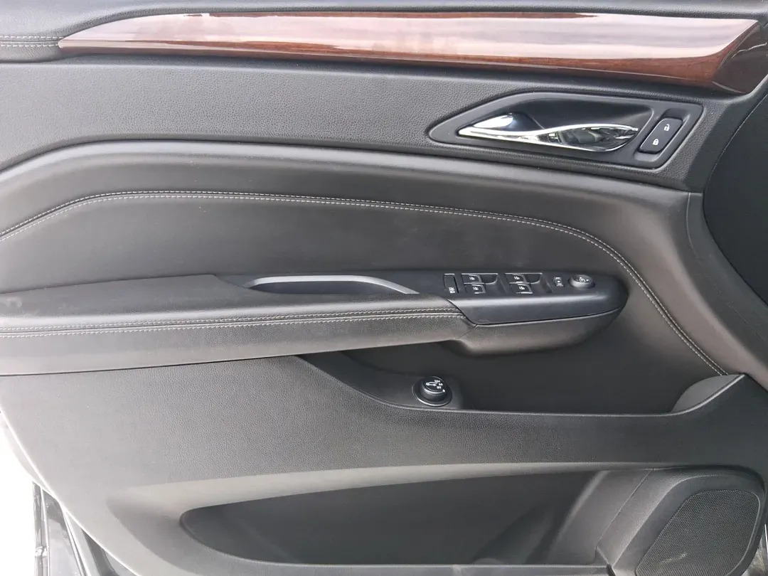 2014 Cadillac SRX Performance Collection (3GYFNCE38ES) with an 3.6L V-6 gasoline direct injection engine, 6-Speed Automatic transmission, located at 1184 Kauffman Ave, Fairborn, OH, 45324, (937) 908-9800, 39.807072, -84.030914 - **Experience Luxury and Versatility with the 2014 Cadillac SRX Performance Collection at Advantage Car and Credit - Riverside!**<br /> <br /> Are you in search of a vehicle that accommodates both your daily commutes and weekend adventures while ensuring you travel in style? Look no further than the - Photo#19