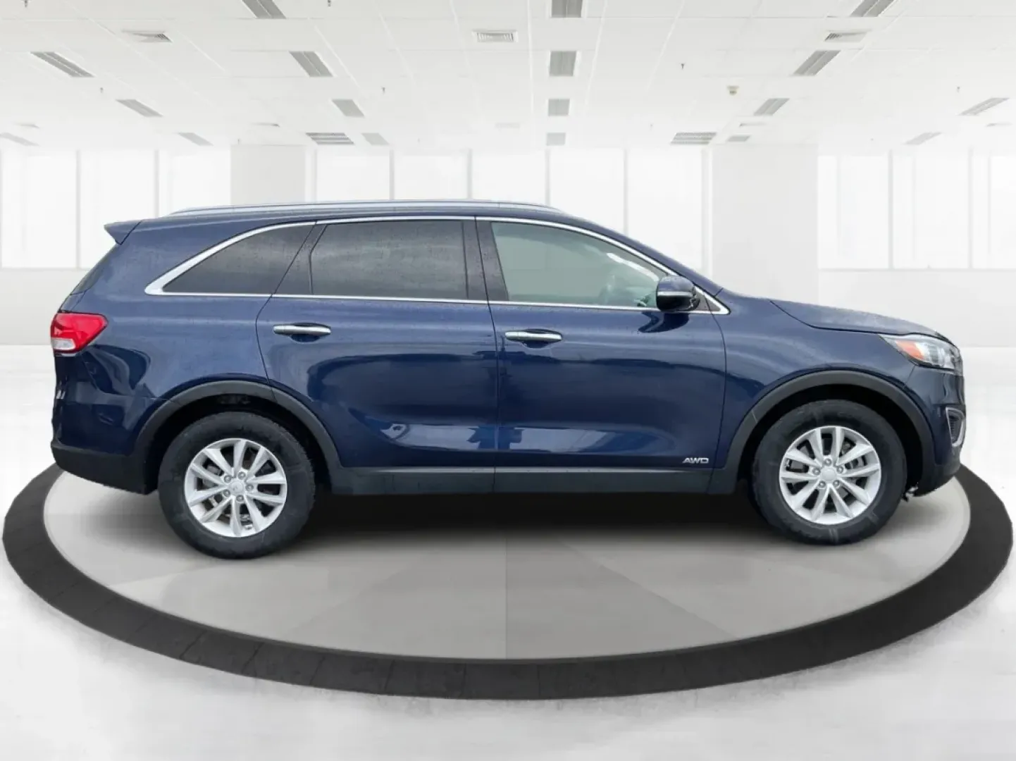 2018 Kia Sorento 2.4L LX (5XYPGDA30JG) with an 2.4L I-4 gasoline direct injection engine, 6A transmission, located at 1230 East Main St, Xenia, OH, 45385, (937) 908-9800, 39.688026, -83.910172 - **Explore the Open Road in Style with the 2018 Kia Sorento - Perfect for Every Family Adventure!**<br /> <br /> Are you ready for your next family road trip or weekend getaway? The 2018 Kia Sorento is the SUV that will elevate your lifestyle and ensure every journey is memorable. With its spacious i - Photo#1