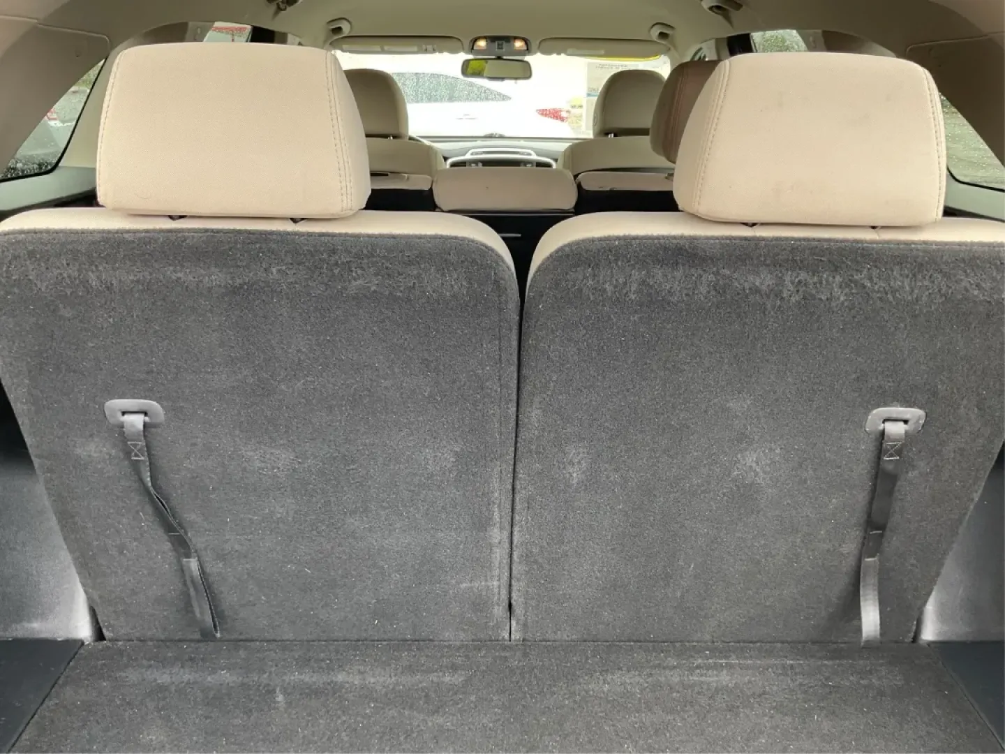 2018 Kia Sorento 2.4L LX (5XYPGDA30JG) with an 2.4L I-4 gasoline direct injection engine, 6A transmission, located at 1230 East Main St, Xenia, OH, 45385, (937) 908-9800, 39.688026, -83.910172 - **Explore the Open Road in Style with the 2018 Kia Sorento - Perfect for Every Family Adventure!**<br /> <br /> Are you ready for your next family road trip or weekend getaway? The 2018 Kia Sorento is the SUV that will elevate your lifestyle and ensure every journey is memorable. With its spacious i - Photo#12