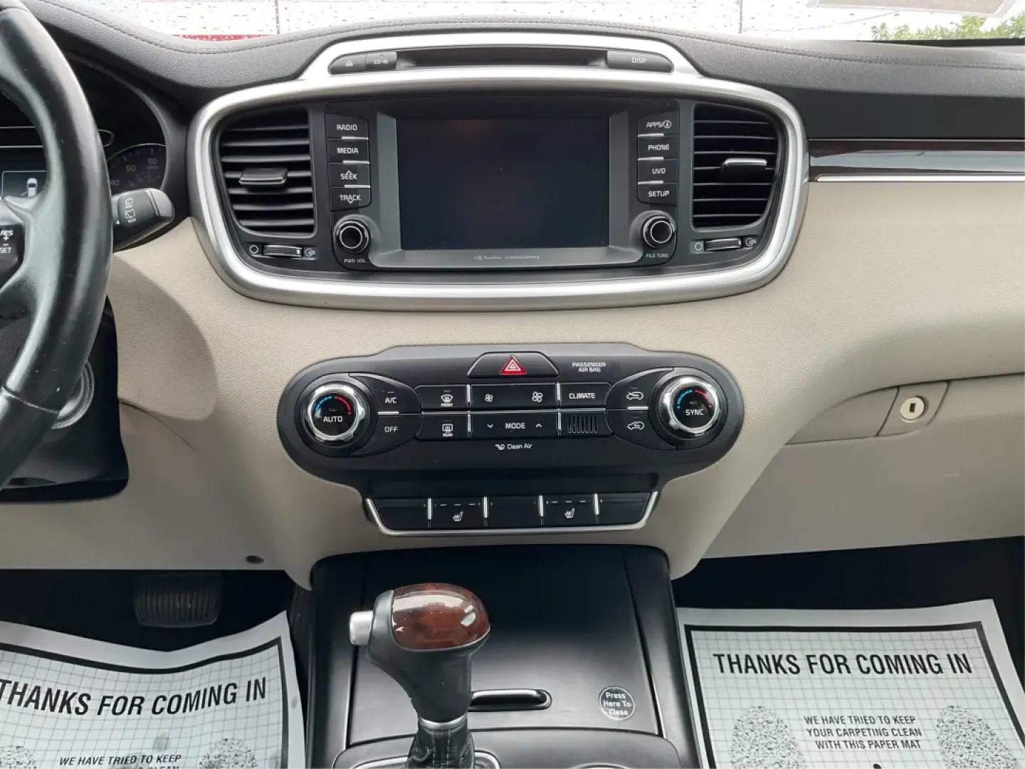 2018 Kia Sorento 2.4L LX (5XYPGDA30JG) with an 2.4L I-4 gasoline direct injection engine, 6A transmission, located at 1230 East Main St, Xenia, OH, 45385, (937) 908-9800, 39.688026, -83.910172 - **Explore the Open Road in Style with the 2018 Kia Sorento - Perfect for Every Family Adventure!**<br /> <br /> Are you ready for your next family road trip or weekend getaway? The 2018 Kia Sorento is the SUV that will elevate your lifestyle and ensure every journey is memorable. With its spacious i - Photo#13