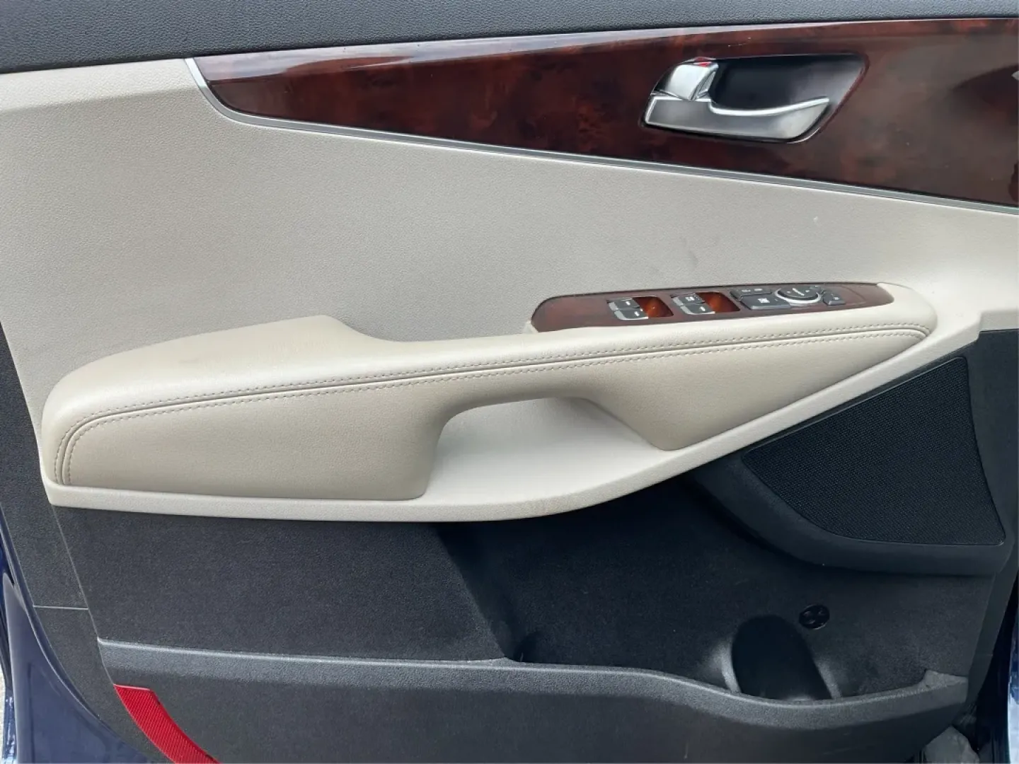 2018 Kia Sorento 2.4L LX (5XYPGDA30JG) with an 2.4L I-4 gasoline direct injection engine, 6A transmission, located at 1230 East Main St, Xenia, OH, 45385, (937) 908-9800, 39.688026, -83.910172 - **Explore the Open Road in Style with the 2018 Kia Sorento - Perfect for Every Family Adventure!**<br /> <br /> Are you ready for your next family road trip or weekend getaway? The 2018 Kia Sorento is the SUV that will elevate your lifestyle and ensure every journey is memorable. With its spacious i - Photo#18