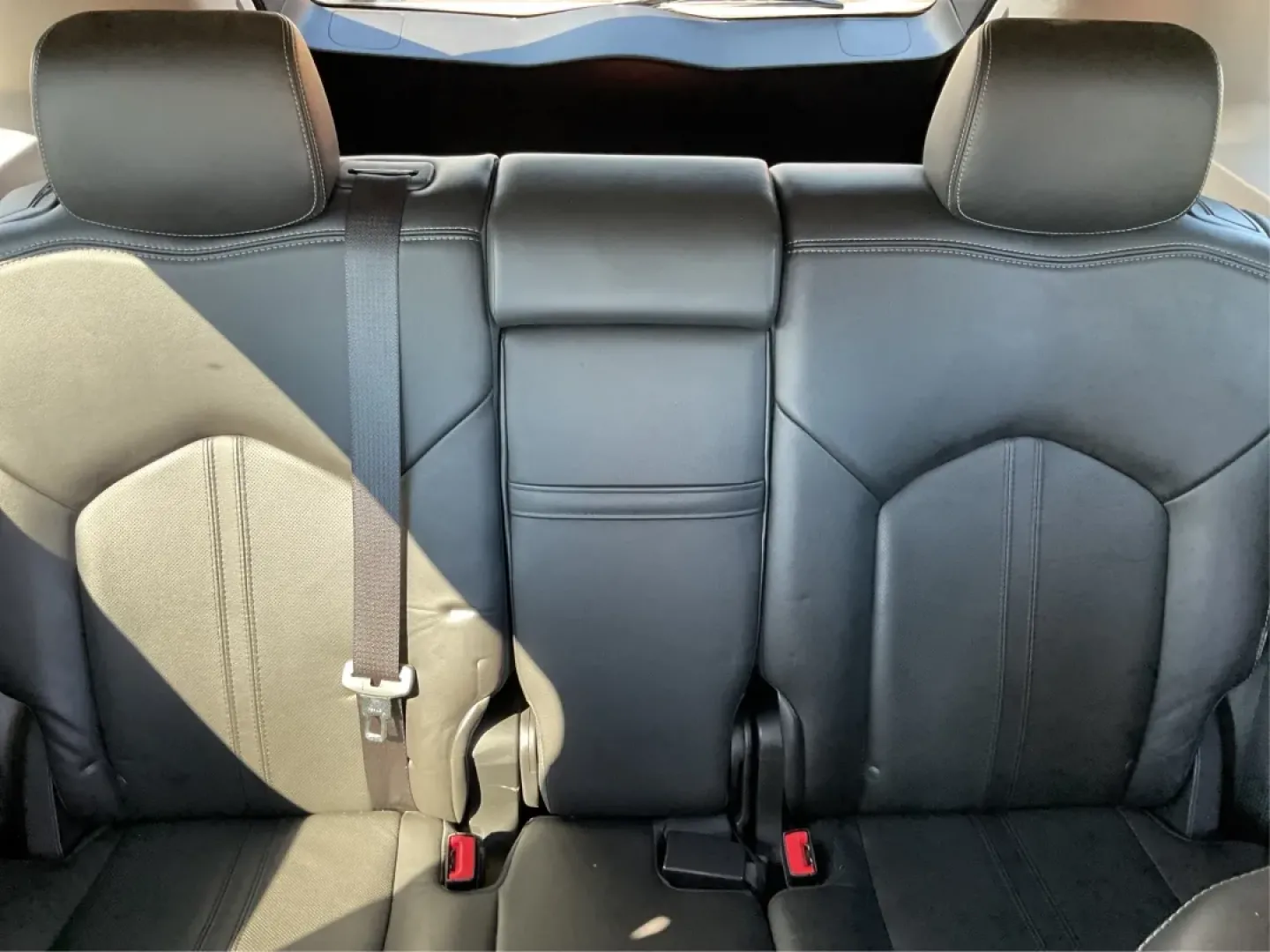 2014 Cadillac SRX Luxury Collection (3GYFNBE30ES) with an 3.6L V-6 gasoline direct injection engine, located at 8750 N County Rd 25A, Piqua, OH, 45356, (937) 908-9800, 40.164391, -84.232513 - ### Experience Luxury and Versatility with the 2014 Cadillac SRX Luxury Collection at Advantage Car and Credit - Fairborn!<br /> <br /> Are you in search of the perfect vehicle to elevate your lifestyle? Whether you're a growing family needing a spacious ride, a commuter looking for comfort during l - Photo#14
