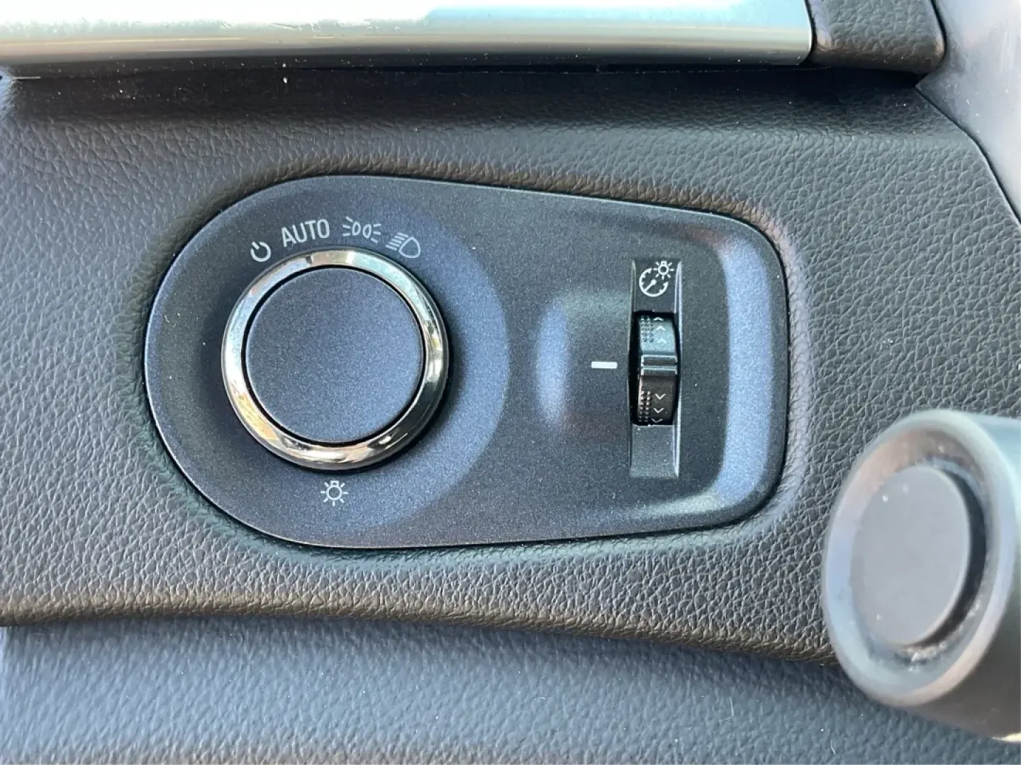 2014 Cadillac SRX Luxury Collection (3GYFNBE30ES) with an 3.6L V-6 gasoline direct injection engine, located at 8750 N County Rd 25A, Piqua, OH, 45356, (937) 908-9800, 40.164391, -84.232513 - ### Experience Luxury and Versatility with the 2014 Cadillac SRX Luxury Collection at Advantage Car and Credit - Fairborn!<br /> <br /> Are you in search of the perfect vehicle to elevate your lifestyle? Whether you're a growing family needing a spacious ride, a commuter looking for comfort during l - Photo#17