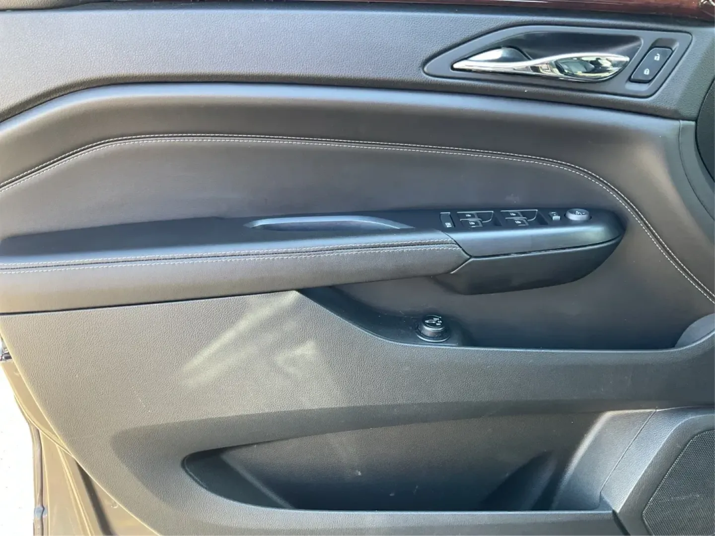 2014 Cadillac SRX Luxury Collection (3GYFNBE30ES) with an 3.6L V-6 gasoline direct injection engine, located at 8750 N County Rd 25A, Piqua, OH, 45356, (937) 908-9800, 40.164391, -84.232513 - ### Experience Luxury and Versatility with the 2014 Cadillac SRX Luxury Collection at Advantage Car and Credit - Fairborn!<br /> <br /> Are you in search of the perfect vehicle to elevate your lifestyle? Whether you're a growing family needing a spacious ride, a commuter looking for comfort during l - Photo#19