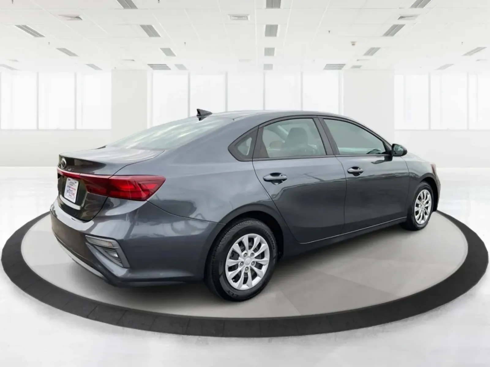 2021 Kia Forte FE (3KPF24AD5ME) with an 2L I-4 DOHC engine, located at 8750 N County Rd 25A, Piqua, OH, 45356, (937) 908-9800, 40.164391, -84.232513 - **Discover Your Next Adventure with the 2021 Kia Forte at Advantage Car and Credit!**<br /> <br /> Are you in the market for a reliable sedan that effortlessly combines style and functionality? Look no further than our stunning 2021 Kia Forte, available now at Advantage Car and Credit in Fairborn, O - Photo#2