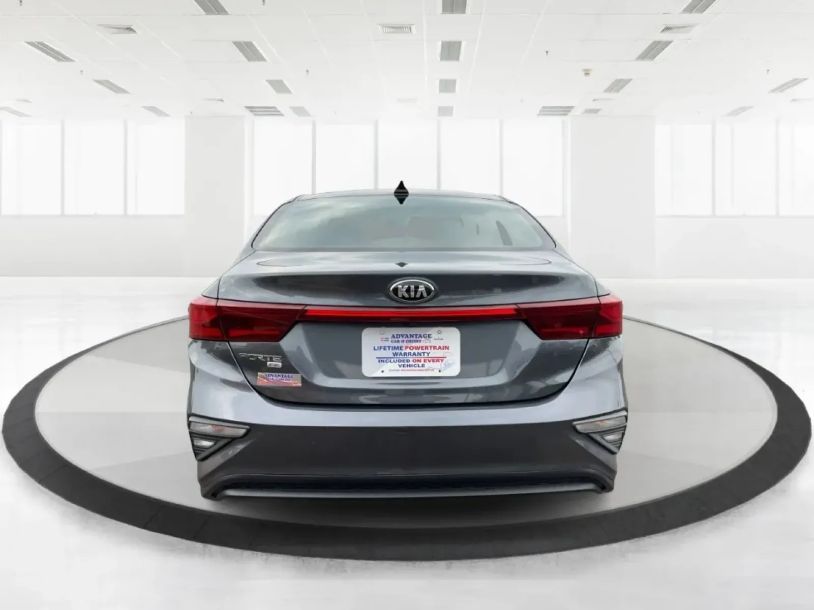 2021 Kia Forte FE (3KPF24AD5ME) with an 2L I-4 DOHC engine, located at 8750 N County Rd 25A, Piqua, OH, 45356, (937) 908-9800, 40.164391, -84.232513 - **Discover Your Next Adventure with the 2021 Kia Forte at Advantage Car and Credit!**<br /> <br /> Are you in the market for a reliable sedan that effortlessly combines style and functionality? Look no further than our stunning 2021 Kia Forte, available now at Advantage Car and Credit in Fairborn, O - Photo#3