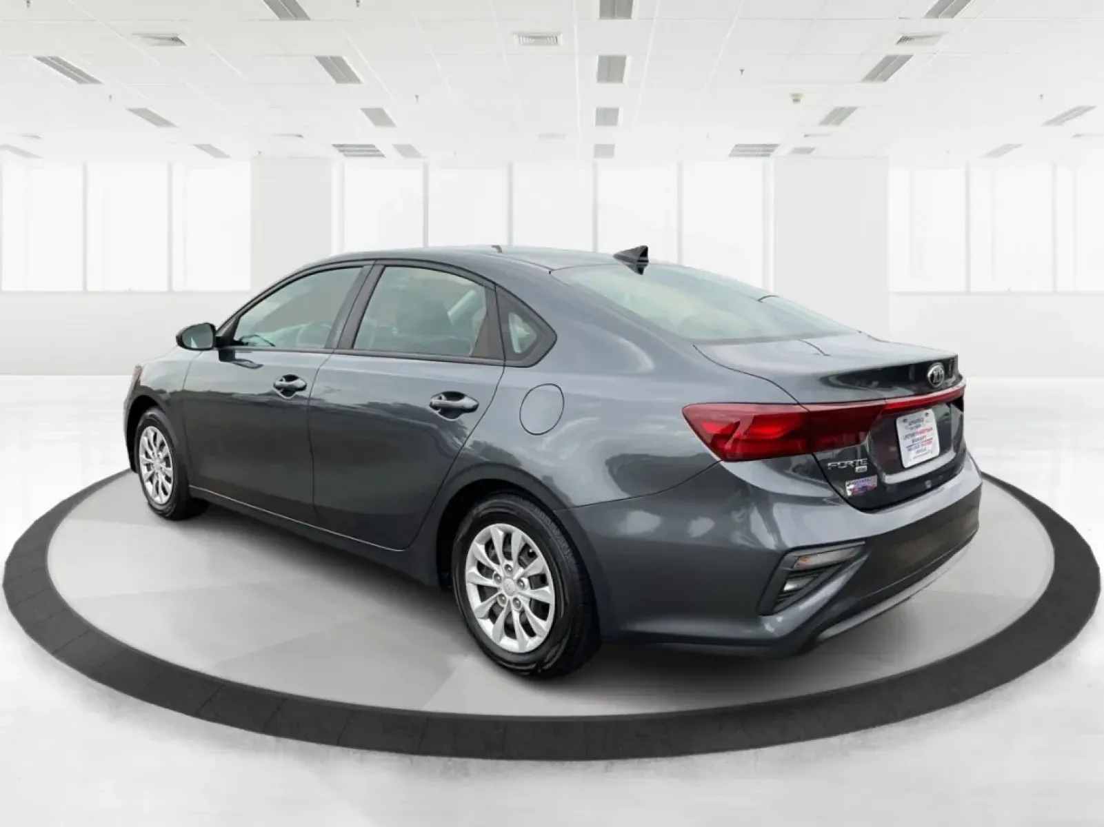 2021 Kia Forte FE (3KPF24AD5ME) with an 2L I-4 DOHC engine, located at 8750 N County Rd 25A, Piqua, OH, 45356, (937) 908-9800, 40.164391, -84.232513 - **Discover Your Next Adventure with the 2021 Kia Forte at Advantage Car and Credit!**<br /> <br /> Are you in the market for a reliable sedan that effortlessly combines style and functionality? Look no further than our stunning 2021 Kia Forte, available now at Advantage Car and Credit in Fairborn, O - Photo#4