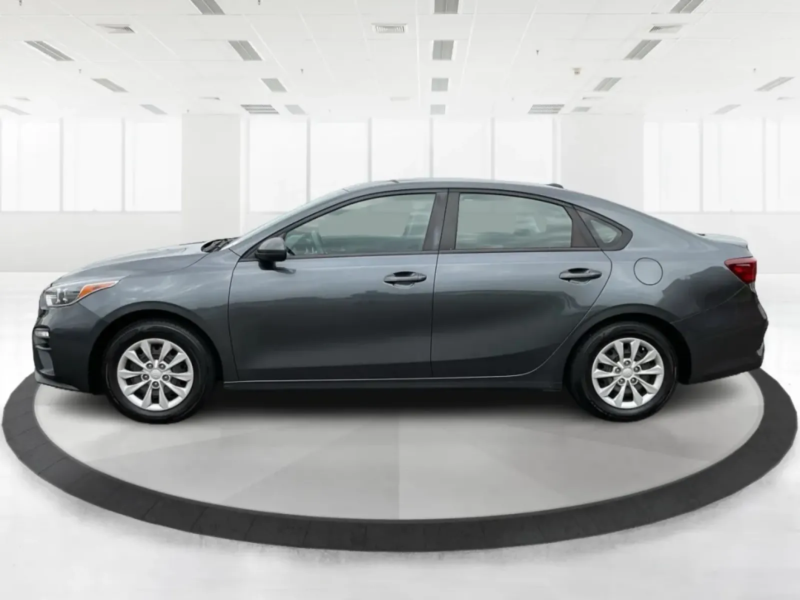 2021 Kia Forte FE (3KPF24AD5ME) with an 2L I-4 DOHC engine, located at 8750 N County Rd 25A, Piqua, OH, 45356, (937) 908-9800, 40.164391, -84.232513 - **Discover Your Next Adventure with the 2021 Kia Forte at Advantage Car and Credit!**<br /> <br /> Are you in the market for a reliable sedan that effortlessly combines style and functionality? Look no further than our stunning 2021 Kia Forte, available now at Advantage Car and Credit in Fairborn, O - Photo#5
