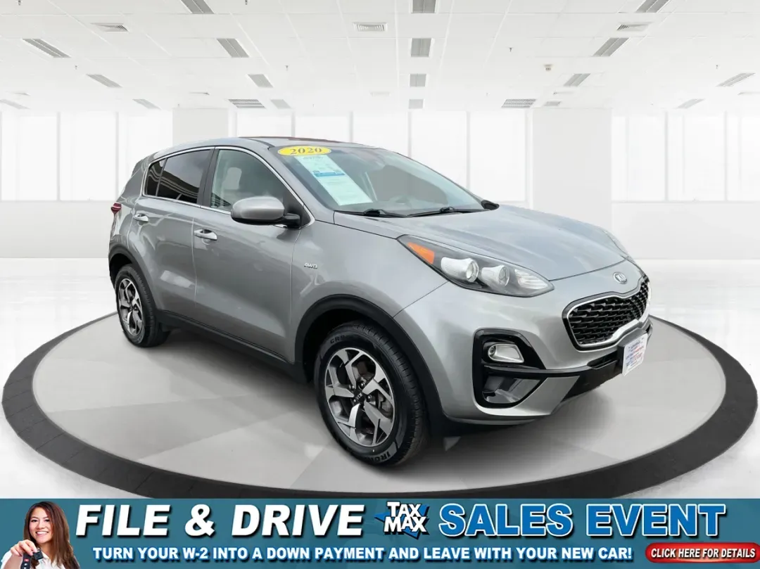 2020 Kia Sportage LX (KNDPMCAC7L7) with an Theta II 2.4L I-4 gasoline direct injection engine, located at 1951 S Dayton Lakeview Rd., New Carlisle, OH, 45344, (937) 908-9800, 39.890999, -84.050255 - **Adventure Awaits with the 2020 Kia Sportage LX Your Perfect Crossover Companion!**<br /> <br /> Are you ready to elevate your daily commutes or embark on unforgettable road trips with your family? Look no further! At Advantage Car and Credit in Fairborn, OH, we proudly present this stylish 2020 K - Photo#0