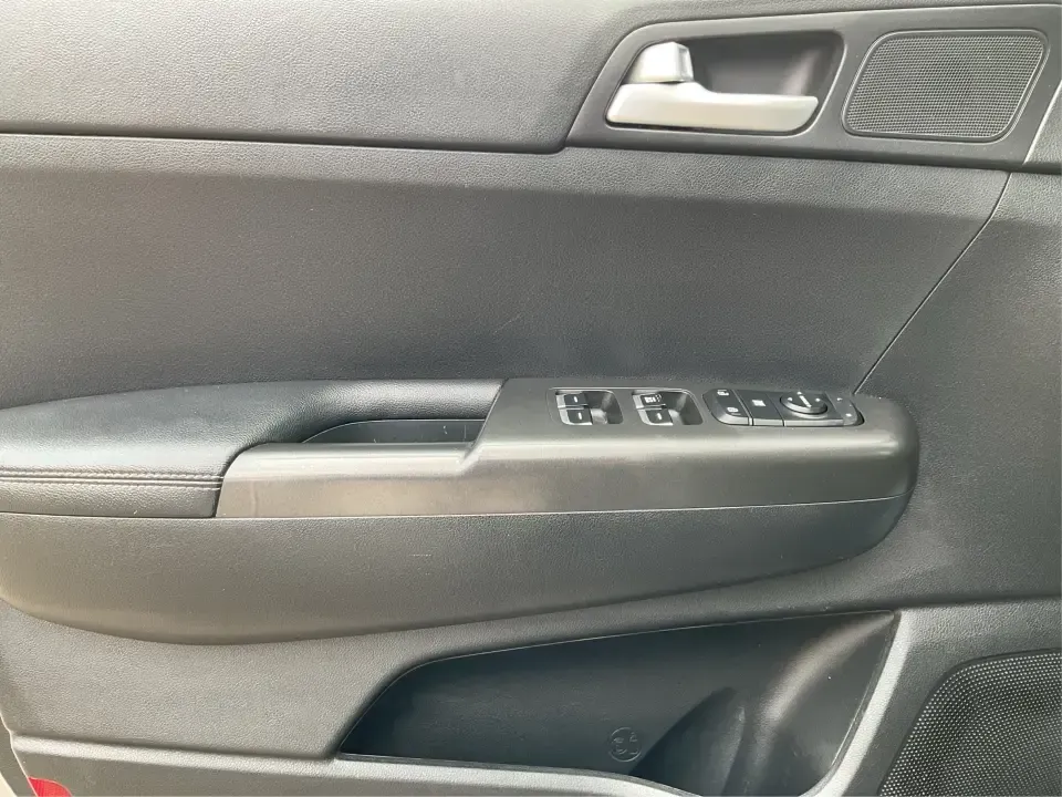2020 Kia Sportage LX AWD (KNDPMCAC7L7) with an 2.4L V6 DOHC 24V engine, 6A transmission, located at 1230 East Main St, Xenia, OH, 45385, (937) 908-9800, 39.688026, -83.910172 - Pack up the kids, load the gear, and point the hood toward the next weekend escape-this 2020 Kia Sportage LX in Steel Gray is built for the everyday hustle in Xenia and the spontaneous road trips out toward Caesar Creek and beyond. With a comfortable crossover layout, confident AWD capability, and p- Photo#17