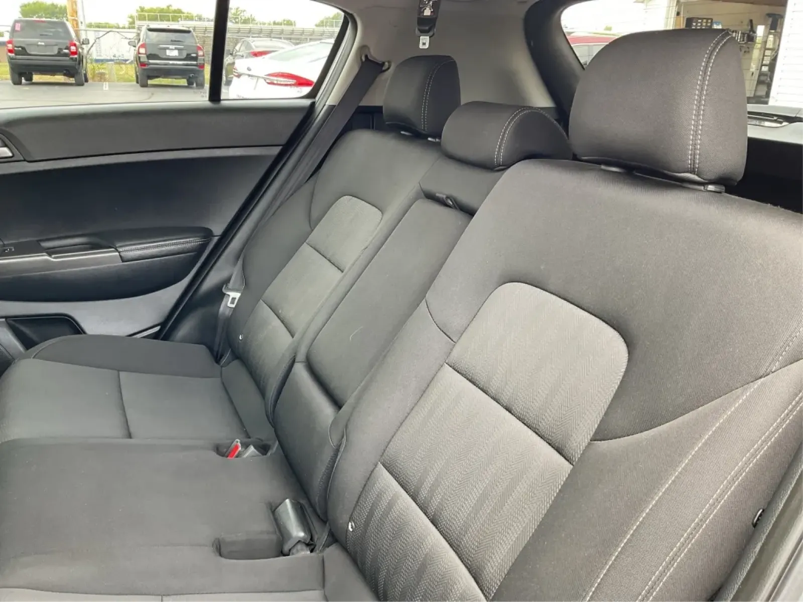 2020 Kia Sportage LX (KNDPMCAC7L7) with an Theta II 2.4L I-4 gasoline direct injection engine, located at 1184 Kauffman Ave, Fairborn, OH, 45324, (937) 908-9800, 39.807072, -84.030914 - **Adventure Awaits with the 2020 Kia Sportage LX Your Perfect Crossover Companion!**<br /> <br /> Are you ready to elevate your daily commutes or embark on unforgettable road trips with your family? Look no further! At Advantage Car and Credit in Fairborn, OH, we proudly present this stylish 2020 K - Photo#10