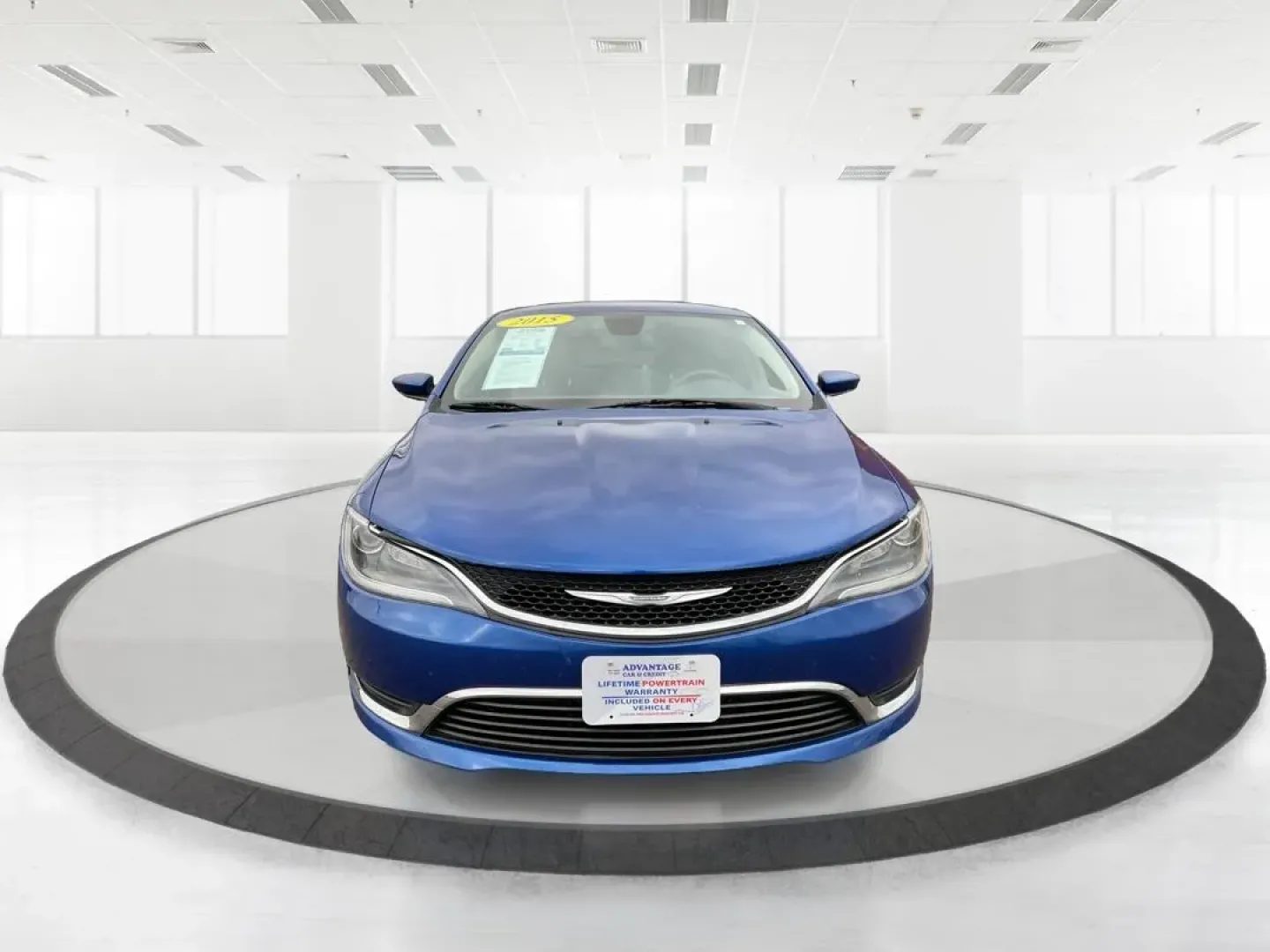 2015 Chrysler 200 Limited (1C3CCCAB9FN) with an 3.6L V-6 DOHC engine, located at 1230 East Main St, Xenia, OH, 45385, (937) 908-9800, 39.688026, -83.910172 - **Experience Comfort and Style with the 2015 Chrysler 200 Limited at Advantage Car and Credit**<br /> <br /> Are you in the market for a dependable sedan that suits both your daily commute and weekend adventures? Look no further! The 2015 Chrysler 200 Limited is the perfect blend of style, performan - Photo#7