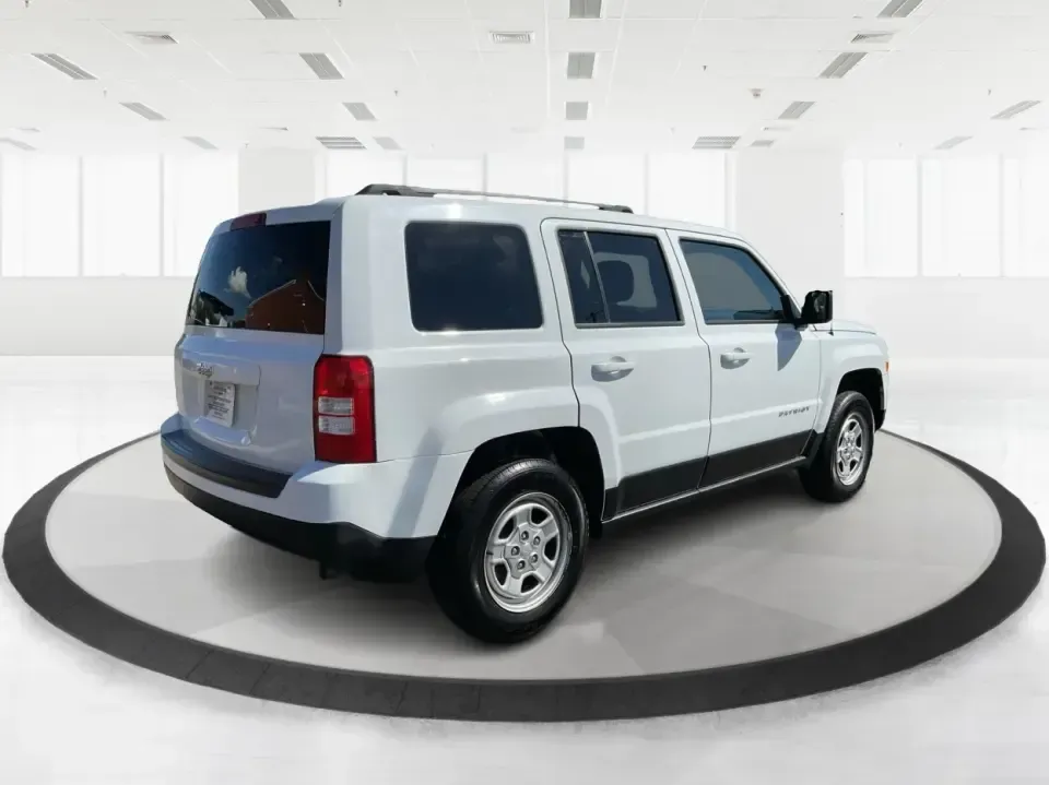 2016 Jeep Patriot Sport (1C4NJPBA0GD) with an 2.0L L4 DOHC 16V engine, Automatic transmission, located at 1951 S Dayton Lakeview Rd., New Carlisle, OH, 45344, (937) 908-9800, 39.890999, -84.050255 - **Unleash Your Adventurous Spirit with This 2016 Jeep Patriot Sport!**<br /> <br /> Are you looking for the perfect vehicle to elevate your weekend adventures or a reliable daily commuter? Look no further than this **2016 Jeep Patriot Sport**, now available at **Advantage Car and Credit - Xenia**. N - Photo#2