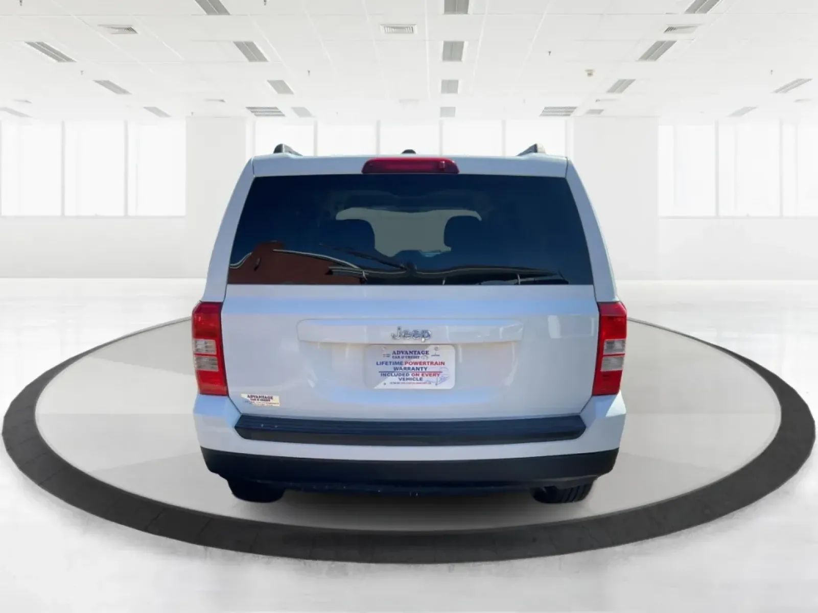 2016 Jeep Patriot Sport (1C4NJPBA0GD) with an Other engine, located at 1230 East Main St, Xenia, OH, 45385, (937) 908-9800, 39.688026, -83.910172 - **Unleash Your Adventurous Spirit with This 2016 Jeep Patriot Sport!**<br /> <br /> Are you looking for the perfect vehicle to elevate your weekend adventures or a reliable daily commuter? Look no further than this **2016 Jeep Patriot Sport**, now available at **Advantage Car and Credit - Xenia**. N - Photo#3