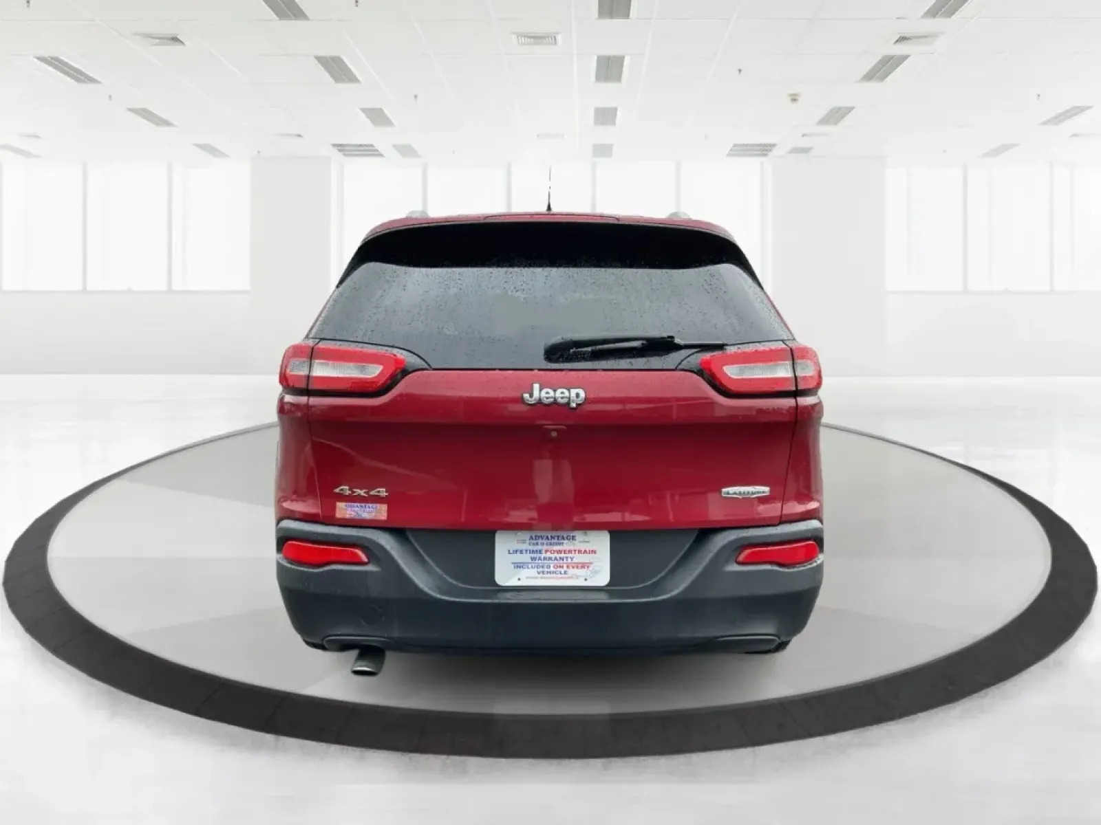 2015 Jeep Cherokee Latitude (1C4PJMCB4FW) with an Other engine, located at 1230 East Main St, Xenia, OH, 45385, (937) 908-9800, 39.688026, -83.910172 - **Adventure Awaits: 2015 Jeep Cherokee Latitude in Stunning Deep Cherry Red!**<br /> <br /> If you seek a versatile vehicle that effortlessly adapts to your lifestyle, look no further than this 2015 Jeep Cherokee Latitude, perfect for families, commuters, or anyone with a spirit for adventure. With - Photo#3