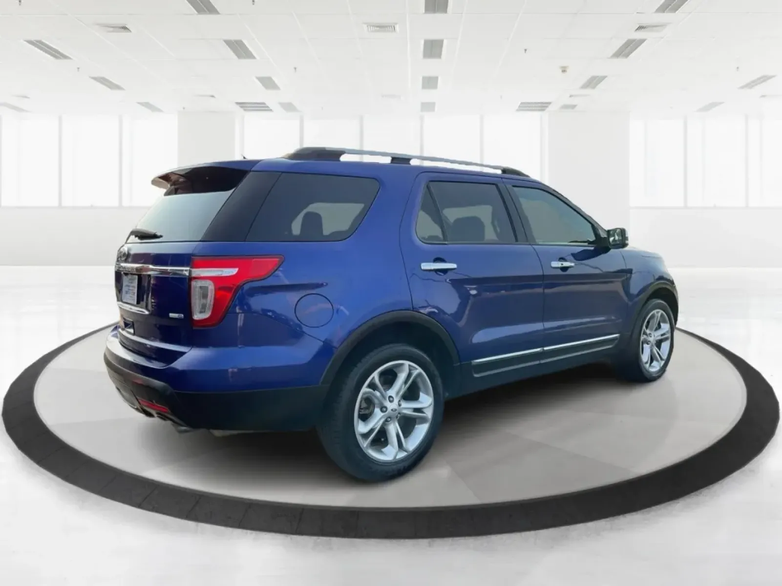 2015 Ford Explorer Limited (1FM5K8F86FG) with an 3.5L V-6 DOHC engine, located at 1230 East Main St, Xenia, OH, 45385, (937) 908-9800, 39.688026, -83.910172 - **Explore Your Next Adventure with the 2015 Ford Explorer Limited at Jamestown Auto Sales!**<br /> <br /> If you're seeking a versatile vehicle that meets the demands of your active lifestyle, look no further than the 2015 Ford Explorer Limited, available now at Jamestown Auto Sales in Xenia, OH. Th - Photo#2