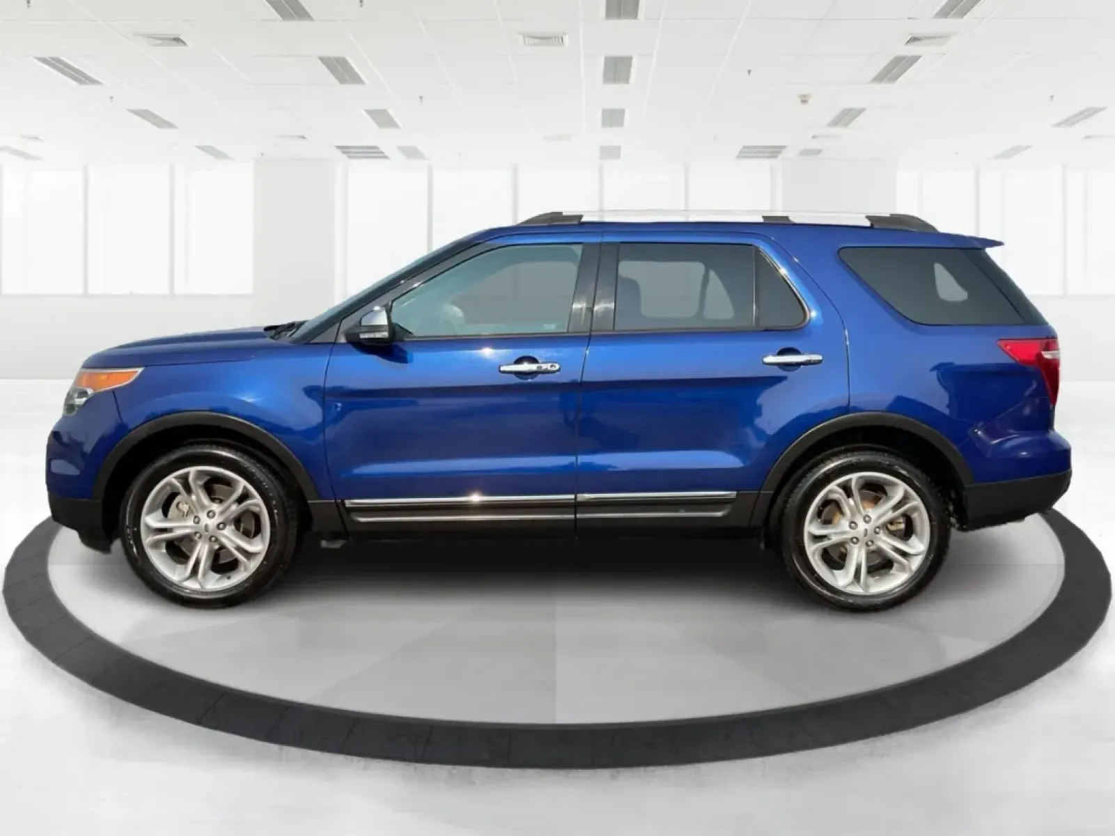 2015 Ford Explorer Limited (1FM5K8F86FG) with an 3.5L V-6 DOHC engine, located at 1230 East Main St, Xenia, OH, 45385, (937) 908-9800, 39.688026, -83.910172 - **Explore Your Next Adventure with the 2015 Ford Explorer Limited at Jamestown Auto Sales!**<br /> <br /> If you're seeking a versatile vehicle that meets the demands of your active lifestyle, look no further than the 2015 Ford Explorer Limited, available now at Jamestown Auto Sales in Xenia, OH. Th - Photo#5