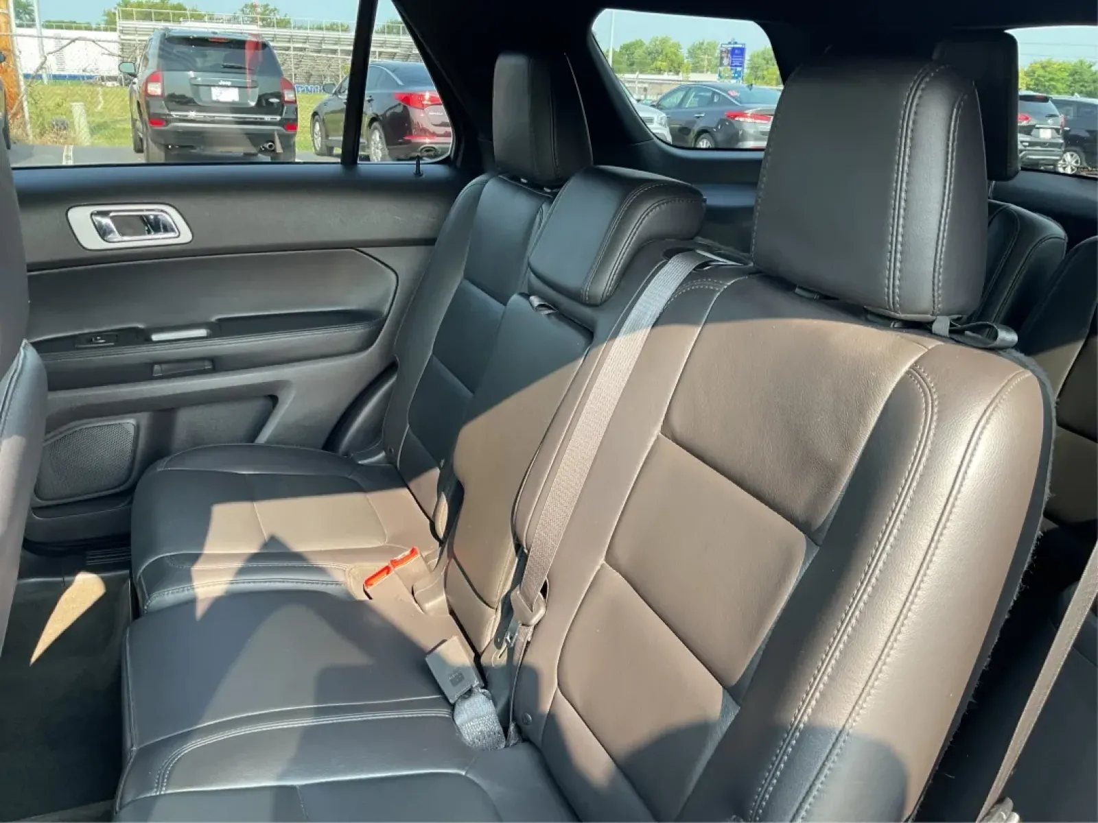 2015 Ford Explorer Limited (1FM5K8F86FG) with an 3.5L V-6 DOHC engine, located at 1230 East Main St, Xenia, OH, 45385, (937) 908-9800, 39.688026, -83.910172 - **Explore Your Next Adventure with the 2015 Ford Explorer Limited at Jamestown Auto Sales!**<br /> <br /> If you're seeking a versatile vehicle that meets the demands of your active lifestyle, look no further than the 2015 Ford Explorer Limited, available now at Jamestown Auto Sales in Xenia, OH. Th - Photo#10