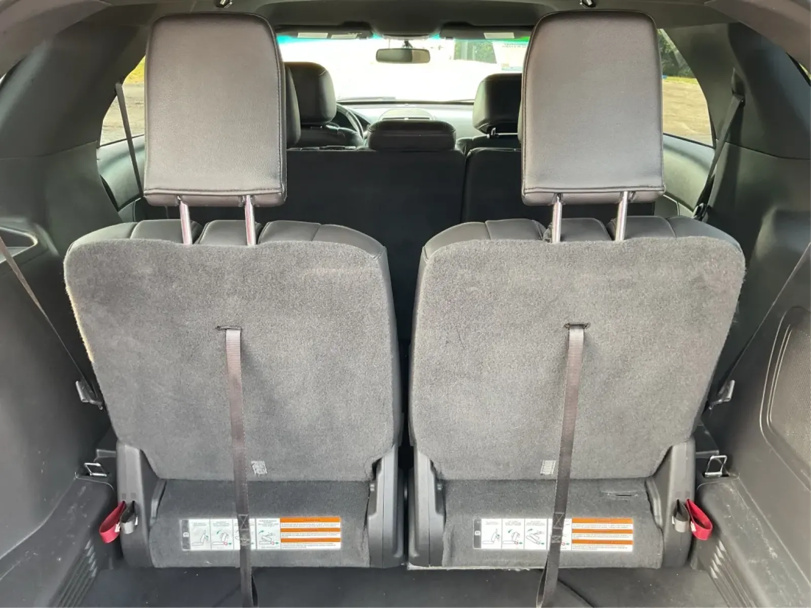 2015 Ford Explorer Limited (1FM5K8F86FG) with an 3.5L V-6 DOHC engine, located at 1230 East Main St, Xenia, OH, 45385, (937) 908-9800, 39.688026, -83.910172 - **Explore Your Next Adventure with the 2015 Ford Explorer Limited at Jamestown Auto Sales!**<br /> <br /> If you're seeking a versatile vehicle that meets the demands of your active lifestyle, look no further than the 2015 Ford Explorer Limited, available now at Jamestown Auto Sales in Xenia, OH. Th - Photo#12