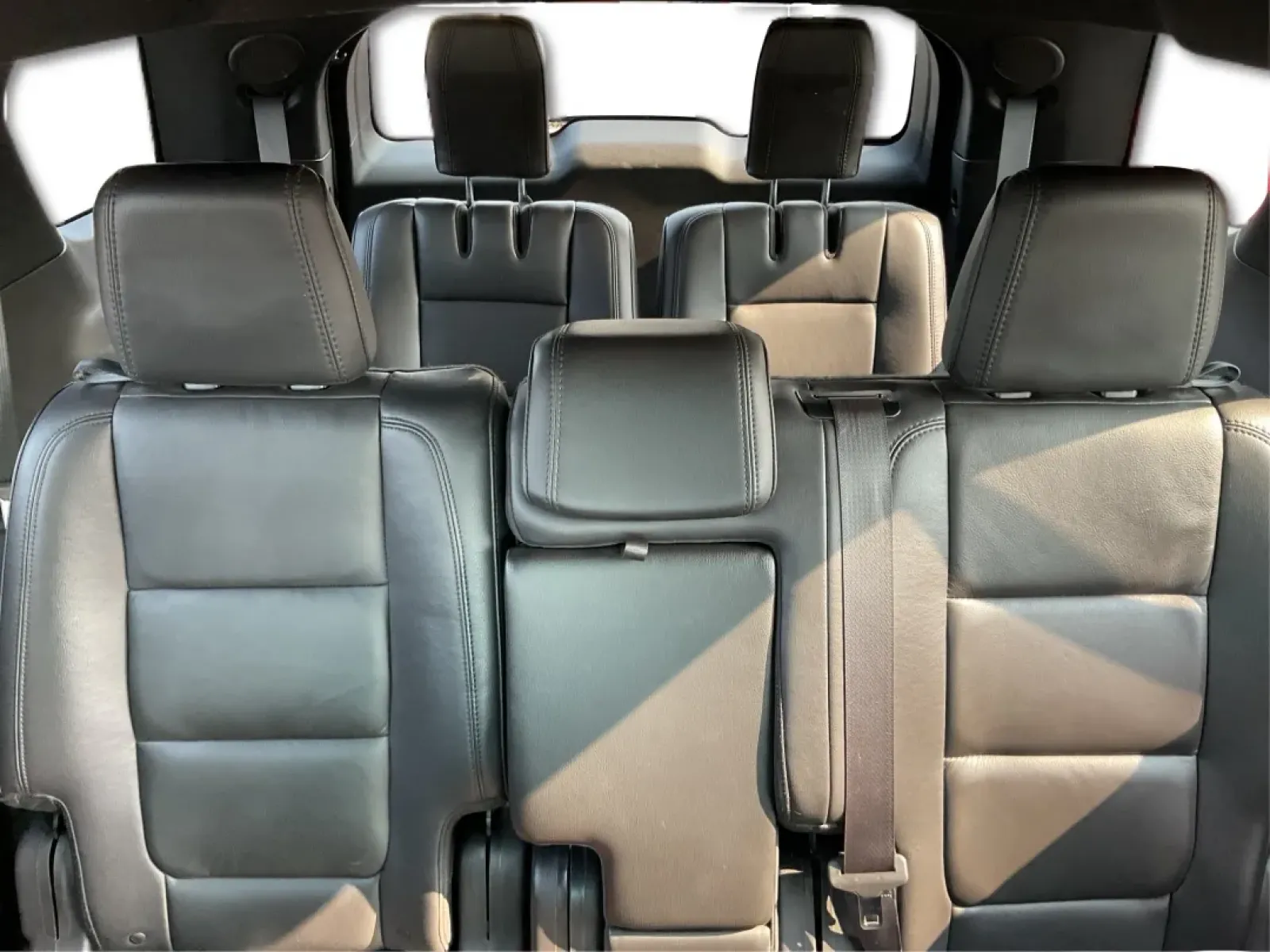 2015 Ford Explorer Limited (1FM5K8F86FG) with an 3.5L V-6 DOHC engine, located at 1230 East Main St, Xenia, OH, 45385, (937) 908-9800, 39.688026, -83.910172 - **Explore Your Next Adventure with the 2015 Ford Explorer Limited at Jamestown Auto Sales!**<br /> <br /> If you're seeking a versatile vehicle that meets the demands of your active lifestyle, look no further than the 2015 Ford Explorer Limited, available now at Jamestown Auto Sales in Xenia, OH. Th - Photo#14