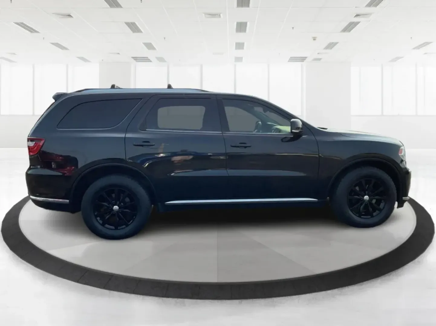 2015 Dodge Durango Limited (1C4RDJDGXFC) with an Other engine, located at 880 E. National Road, Vandalia, OH, 45377, (937) 908-9800, 39.891918, -84.183594 - **Discover Adventure with the 2015 Dodge Durango Limited at Advantage Car and Credit in New Carlisle, OH!**<br /> <br /> Are you on the lookout for a versatile SUV that can handle weekend adventures, family outings, or daily commutes? Look no further! The 2015 Dodge Durango Limited is designed for t - Photo#1
