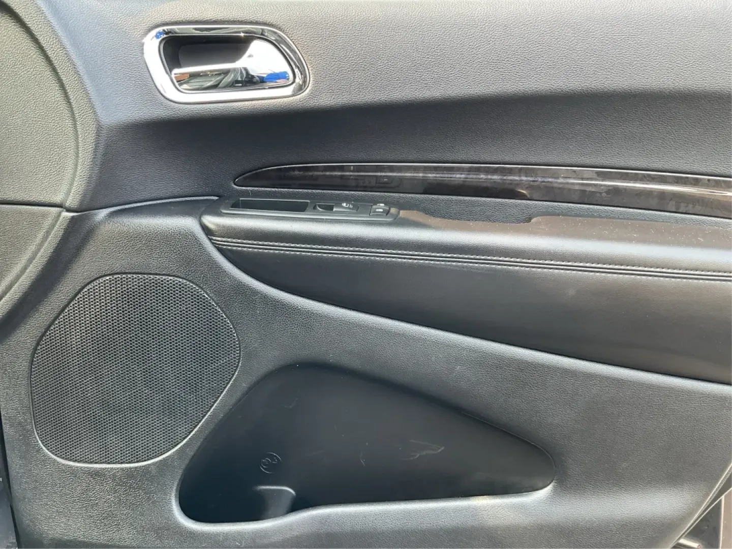 2015 Dodge Durango Limited (1C4RDJDGXFC) with an Other engine, located at 880 E. National Road, Vandalia, OH, 45377, (937) 908-9800, 39.891918, -84.183594 - **Discover Adventure with the 2015 Dodge Durango Limited at Advantage Car and Credit in New Carlisle, OH!**<br /> <br /> Are you on the lookout for a versatile SUV that can handle weekend adventures, family outings, or daily commutes? Look no further! The 2015 Dodge Durango Limited is designed for t - Photo#20