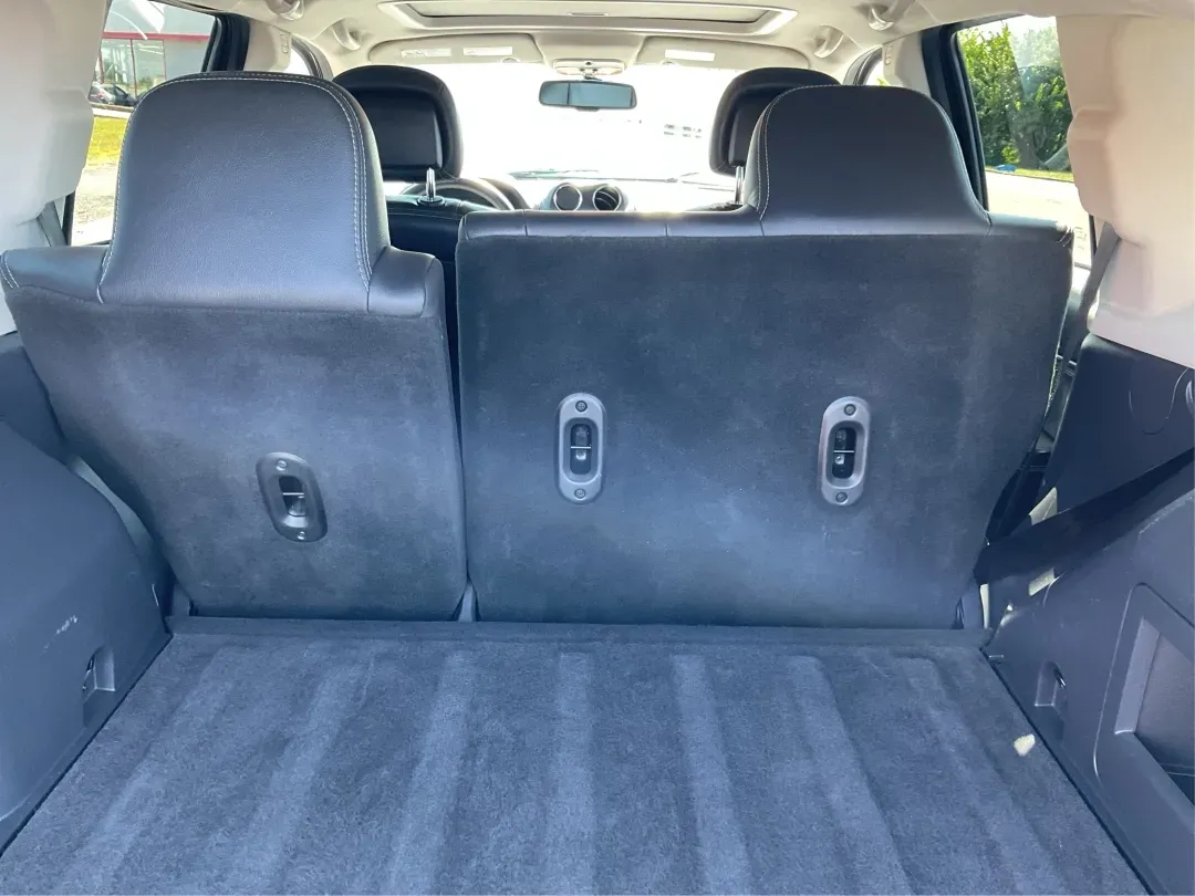 2016 Jeep Compass High Altitude Edition (1C4NJCEA0GD) with an 2L I-4 DOHC engine, located at 1951 S Dayton Lakeview Rd., New Carlisle, OH, 45344, (937) 908-9800, 39.890999, -84.050255 - Experience the thrill of adventure with the 2016 Jeep Compass High Altitude Edition, a versatile SUV designed for those who crave both comfort and capability. Whether you're a growing family seeking reliable transportation, a commuter navigating Riverside's bustling streets, or simply someone who en - Photo#12