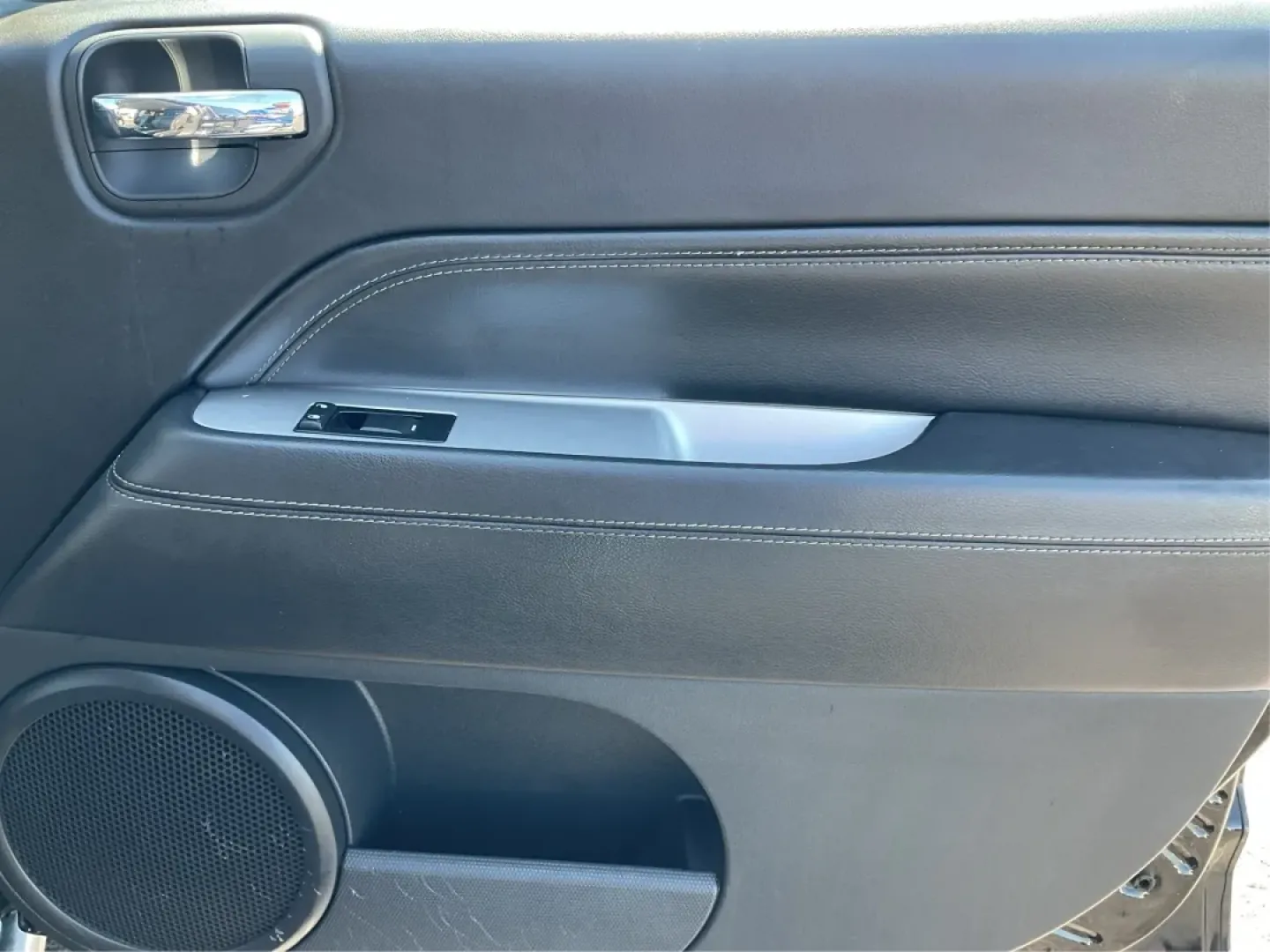 2016 Jeep Compass High Altitude Edition (1C4NJCEA0GD) with an 2L I-4 DOHC engine, located at 401 Woodman Dr, Riverside, OH, 45431, (937) 908-9800, 39.760899, -84.123421 - Experience the thrill of adventure with the 2016 Jeep Compass High Altitude Edition, a versatile SUV designed for those who crave both comfort and capability. Whether you're a growing family seeking reliable transportation, a commuter navigating Riverside's bustling streets, or simply someone who en - Photo#19