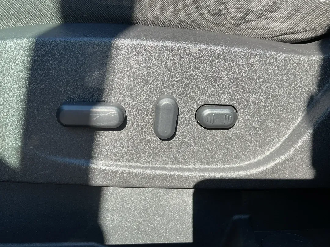 2016 Ford Escape SE (1FMCU9G92GU) with an Other engine, located at 1230 East Main St, Xenia, OH, 45385, (937) 908-9800, 39.688026, -83.910172 - **Adventure Awaits with the 2016 Ford Escape SE at Advantage Car and Credit - New Carlisle!**<br /> <br /> Are you ready to elevate your lifestyle with a vehicle that can handle both your daily commutes and weekend getaways? Look no further than this stunning 2016 Ford Escape SE, available now at Ad - Photo#18