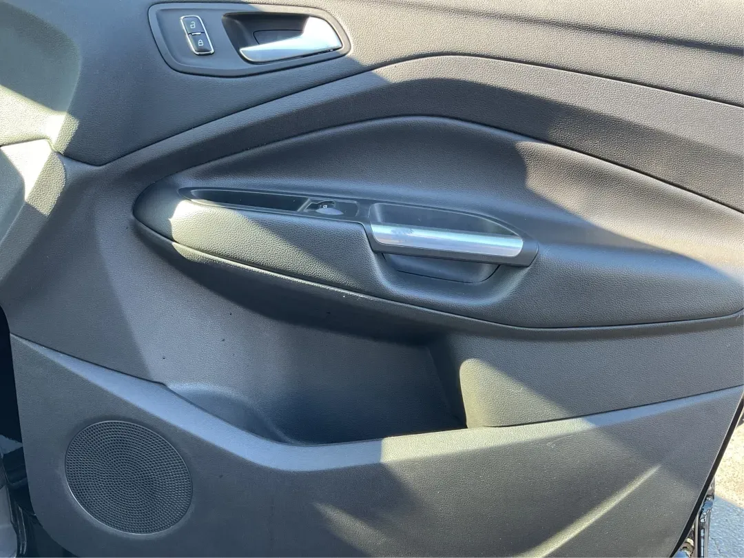 2016 Ford Escape SE (1FMCU9G92GU) with an Other engine, located at 1230 East Main St, Xenia, OH, 45385, (937) 908-9800, 39.688026, -83.910172 - **Adventure Awaits with the 2016 Ford Escape SE at Advantage Car and Credit - New Carlisle!**<br /> <br /> Are you ready to elevate your lifestyle with a vehicle that can handle both your daily commutes and weekend getaways? Look no further than this stunning 2016 Ford Escape SE, available now at Ad - Photo#20